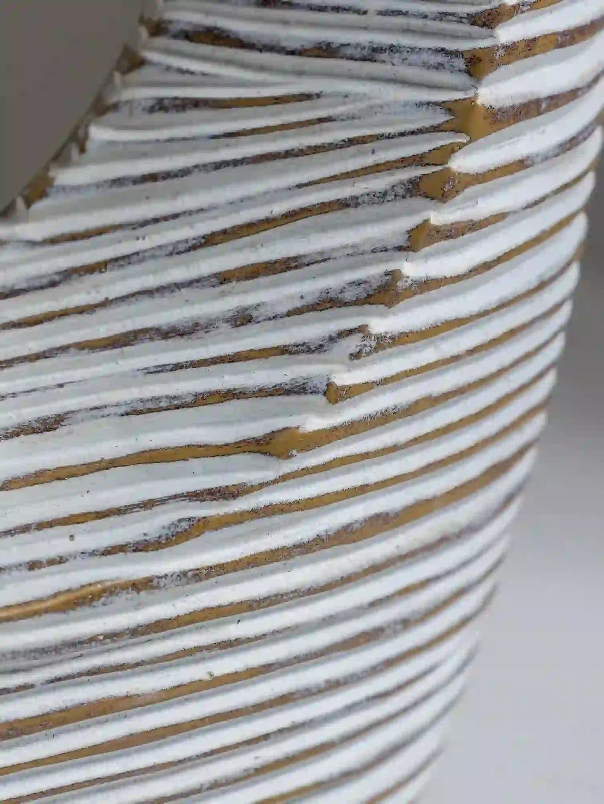Halo Ceramic Detailed Table Lamp