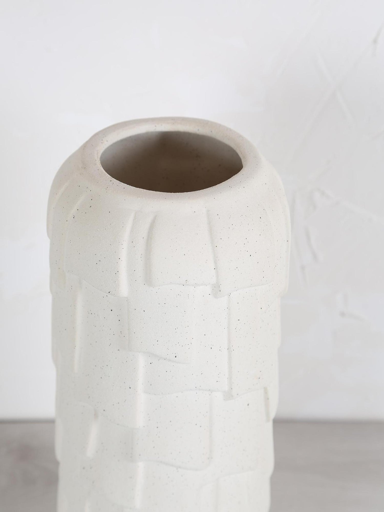 Leima Matt Ceramic vase - cream