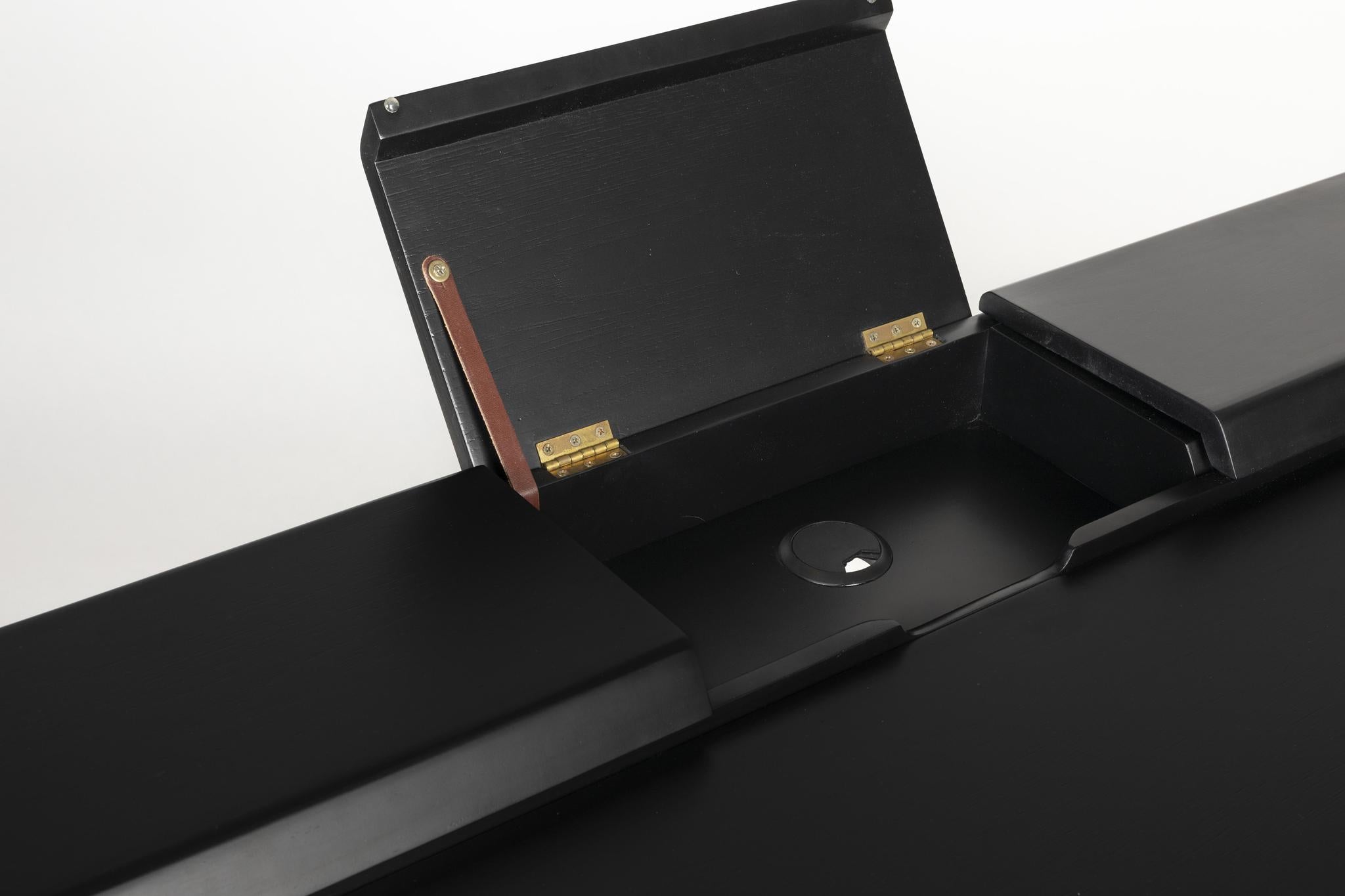 Kaat Desk Table - 2 Colours Available
