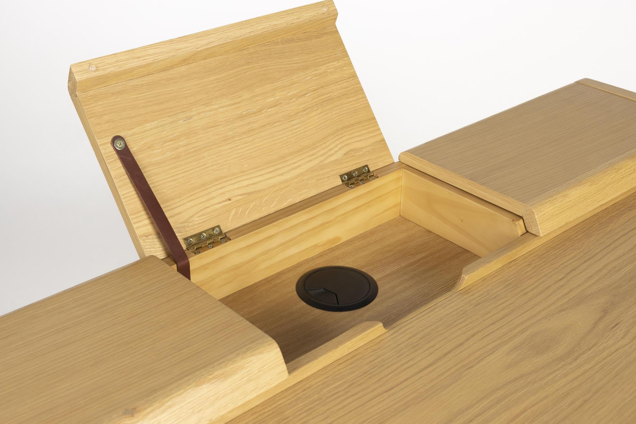 Kaat Desk Table - 2 Colours Available