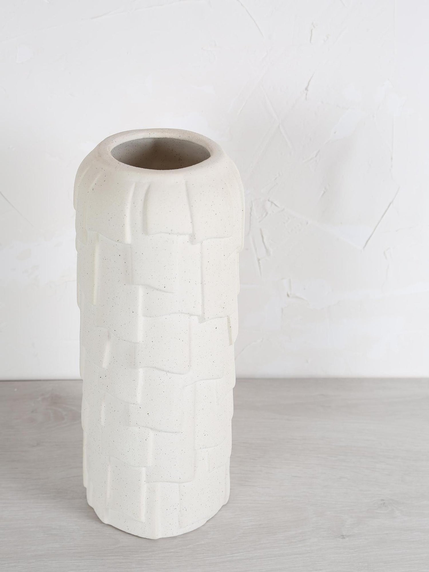 Leima Matt Ceramic vase - cream