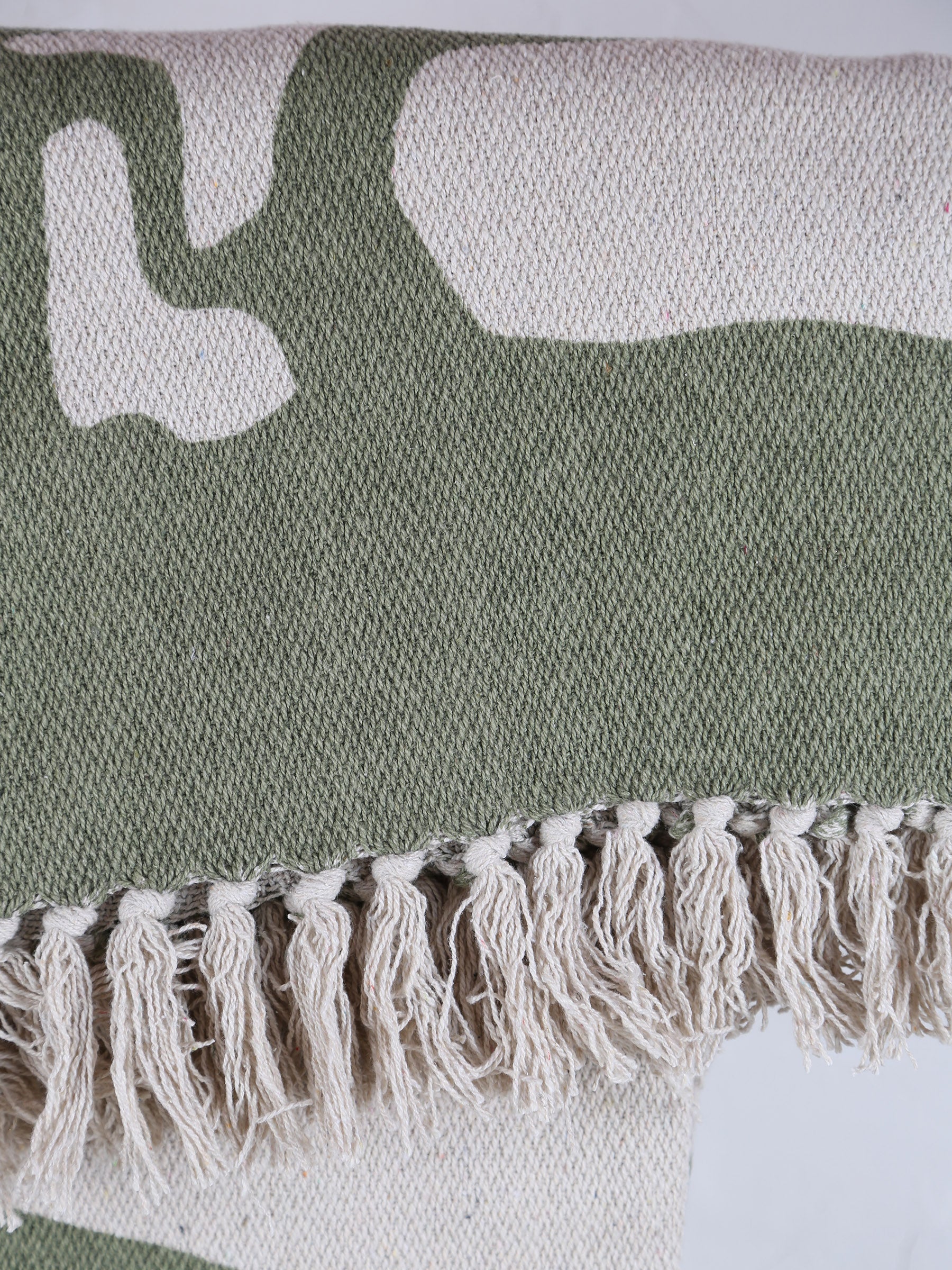 Dalmine Throw - Flowing Print - Recycled Cotton - Warm Green
