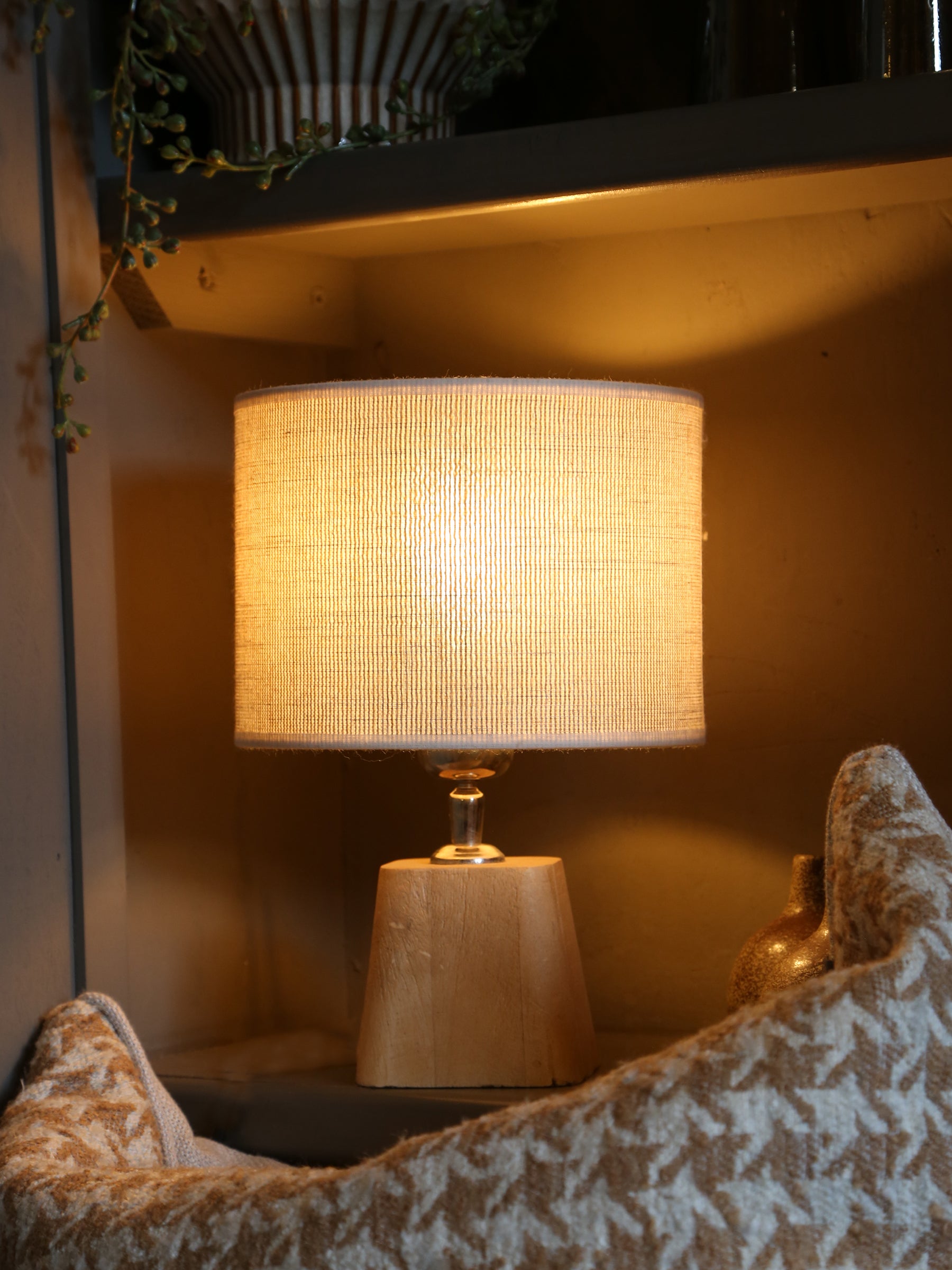 Kardan Natural Wooden Lamp - Linen Shade