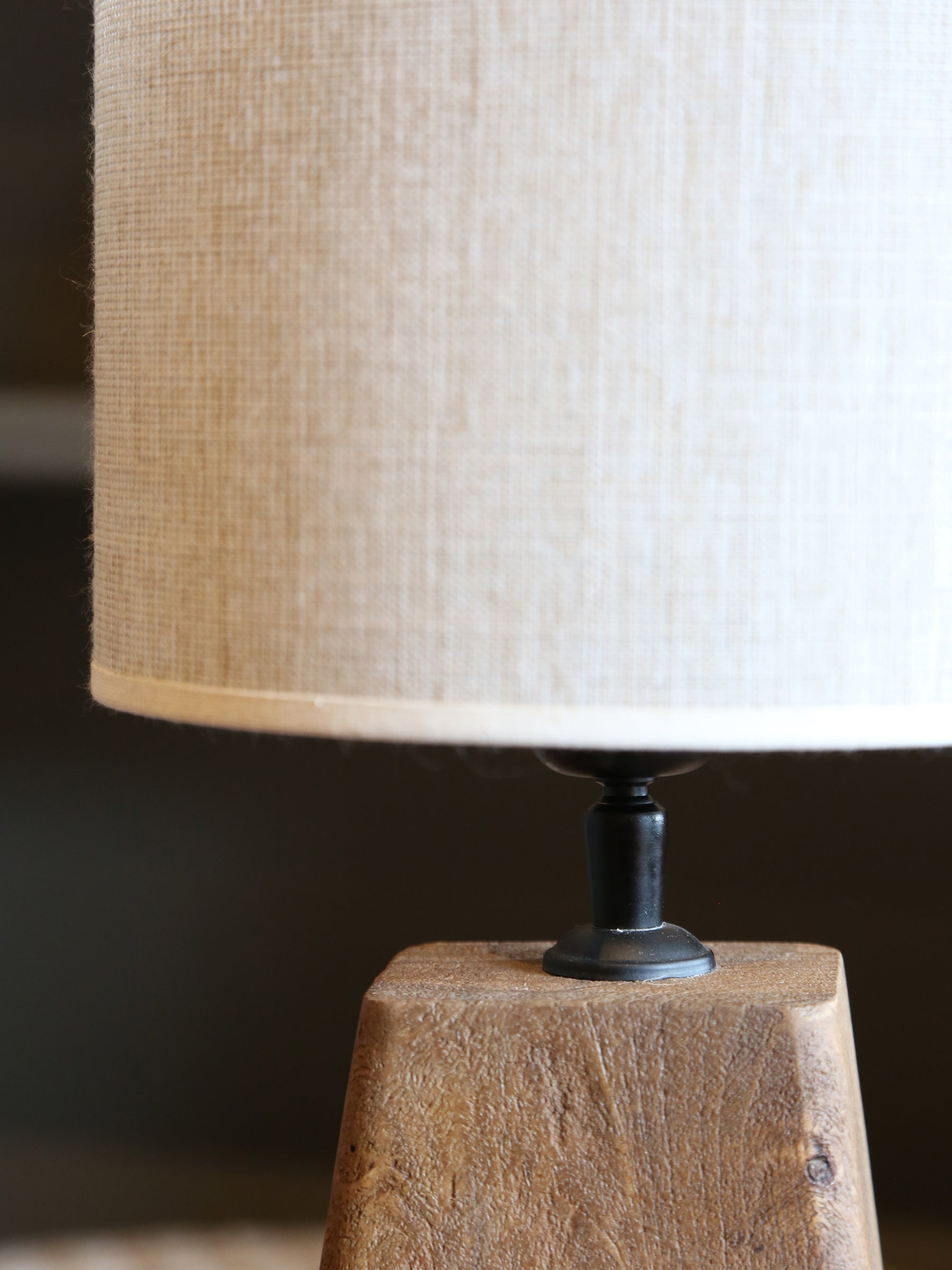 Kardan Dark Wooden Lamp - Linen Shade