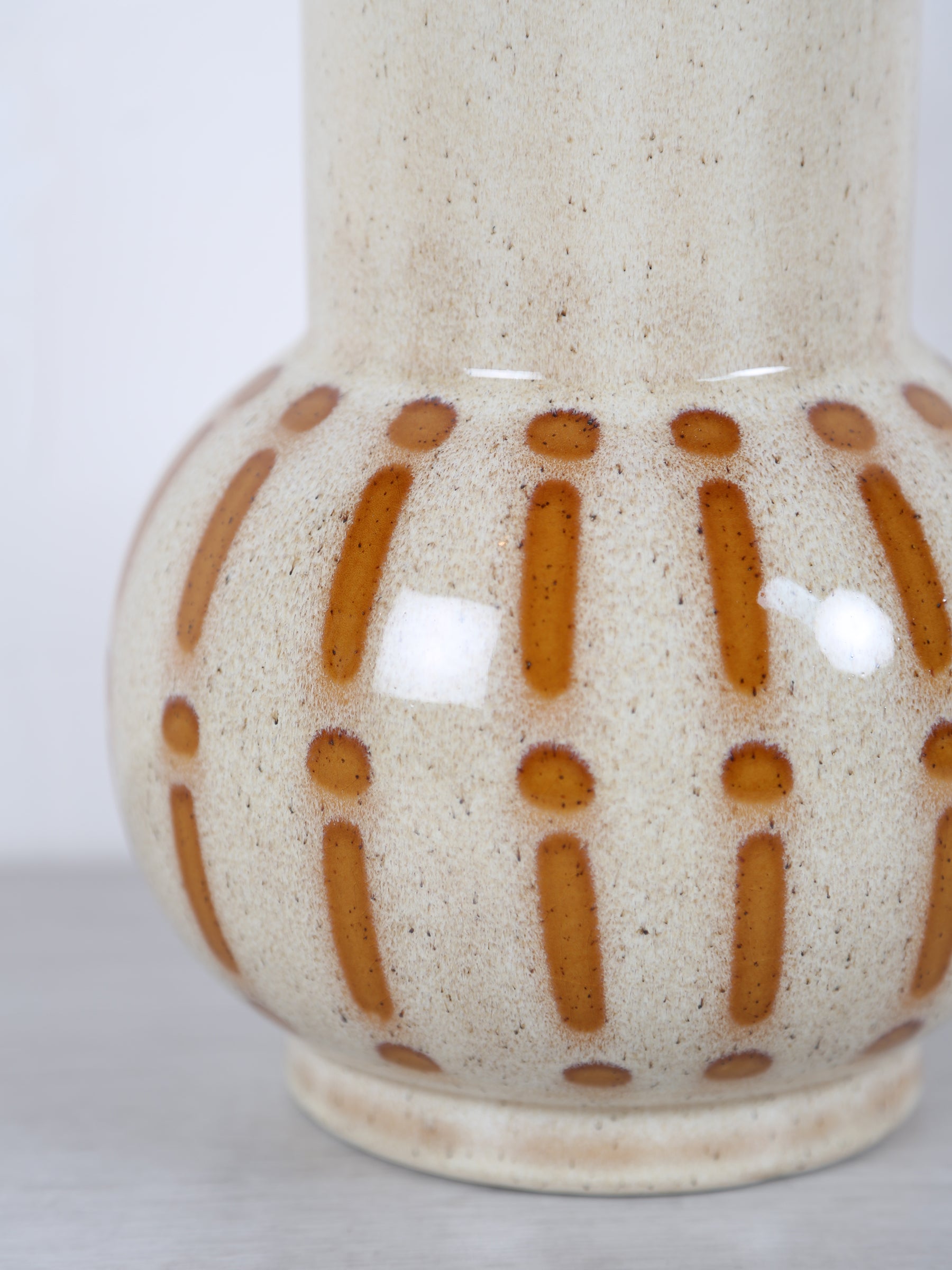Ulloa Vase Shine - Cream, Ochre brown