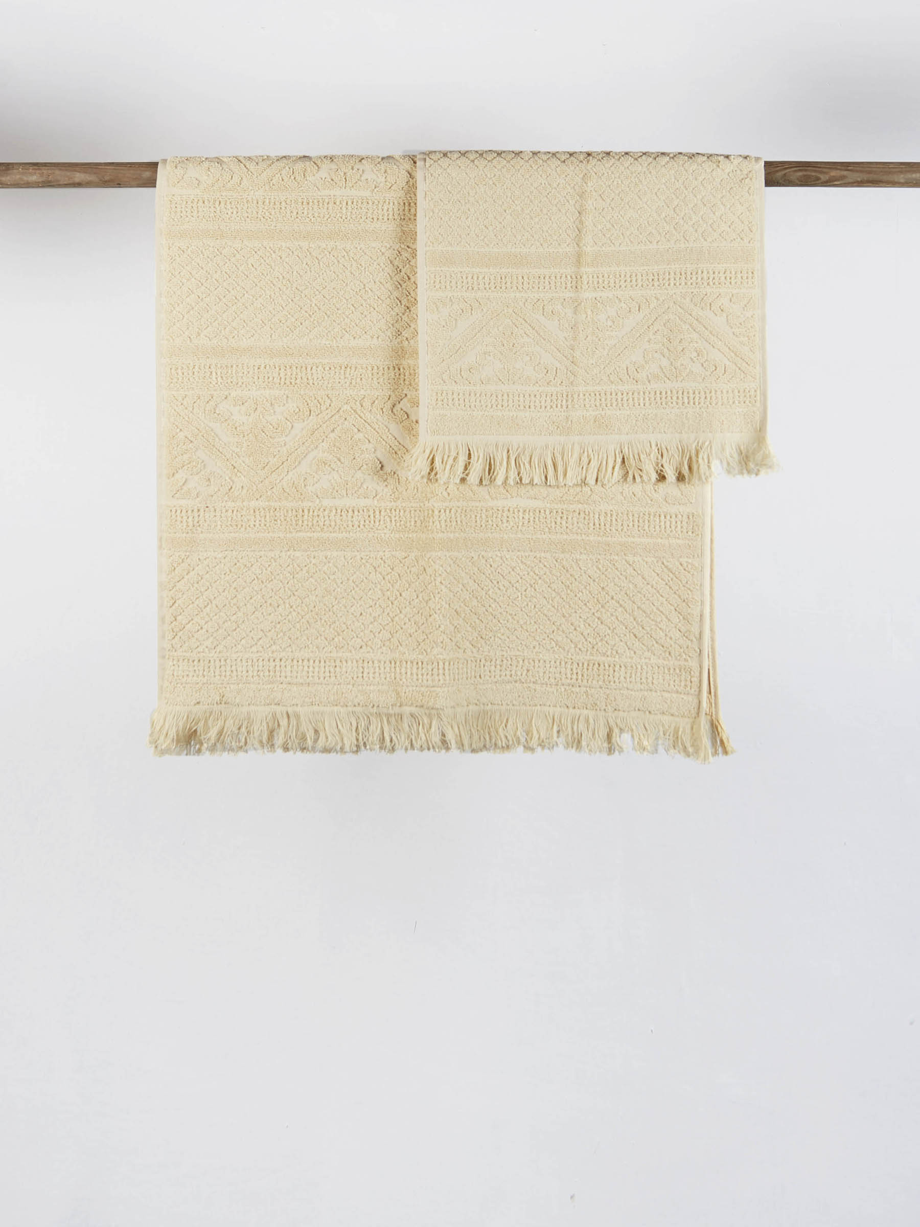 Embossed Jacquard Towel in Vanille - 4 Sizes Available