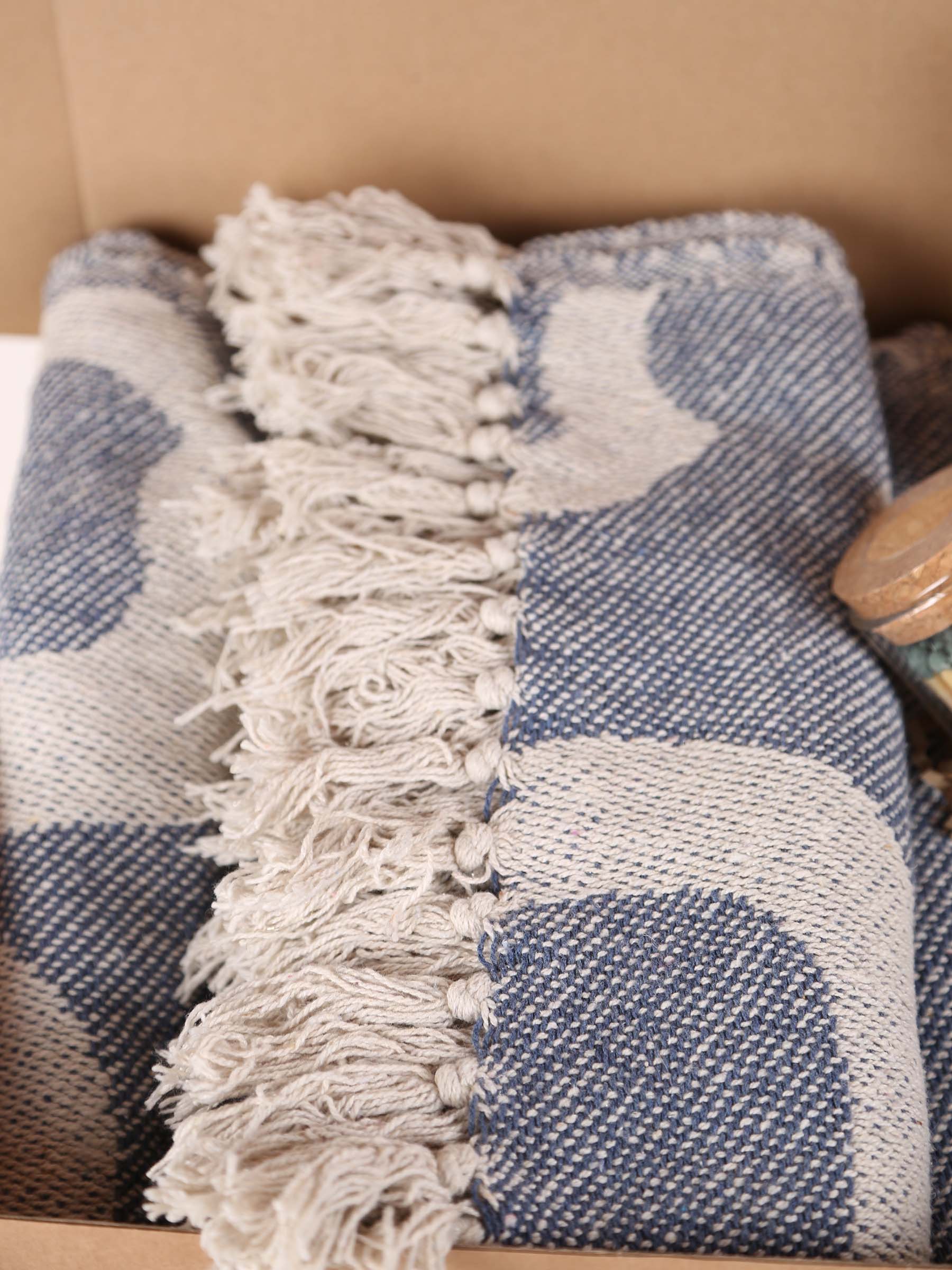 pick your own cosy throw box