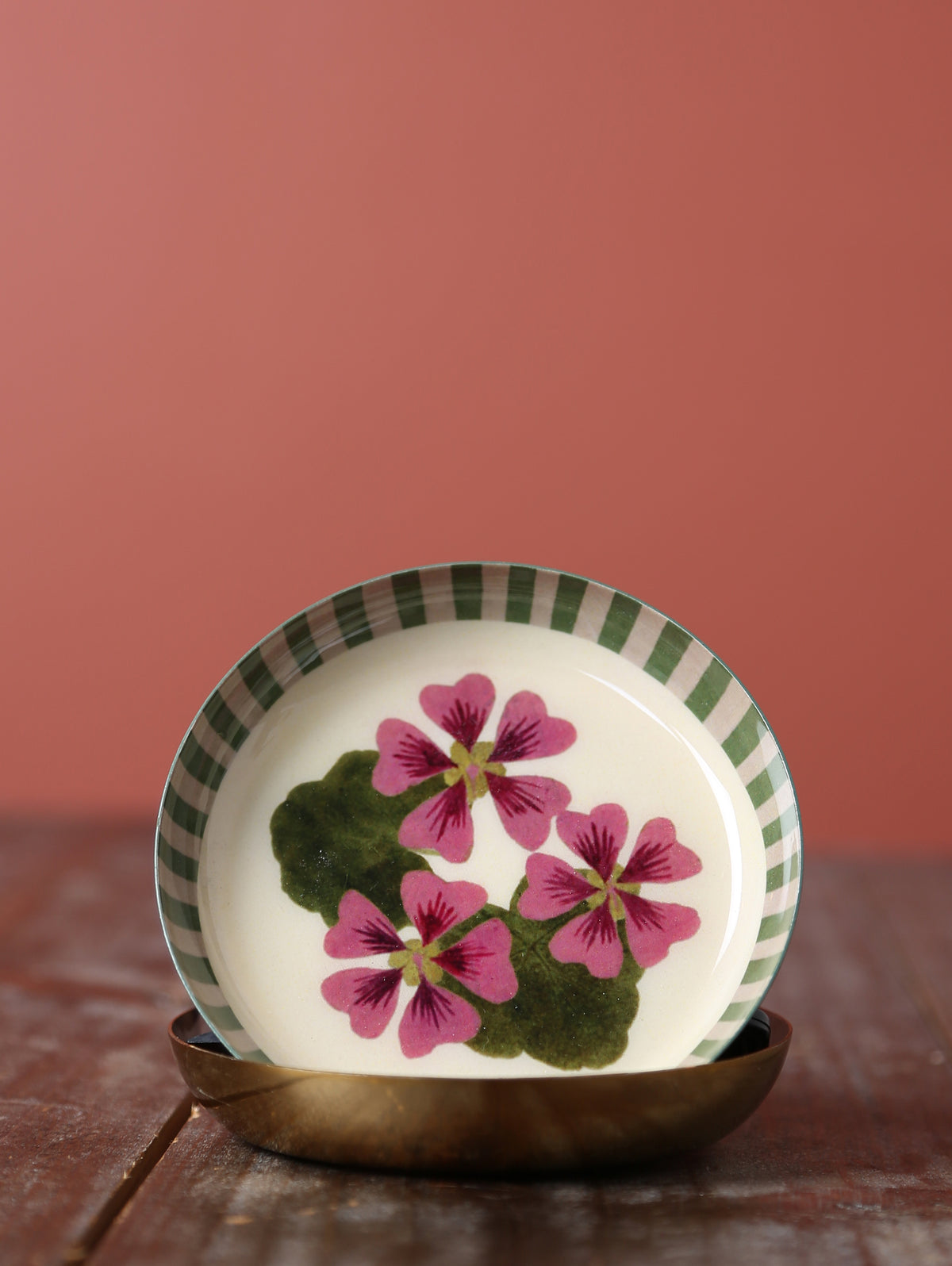Round Enamel Tray - Geranium