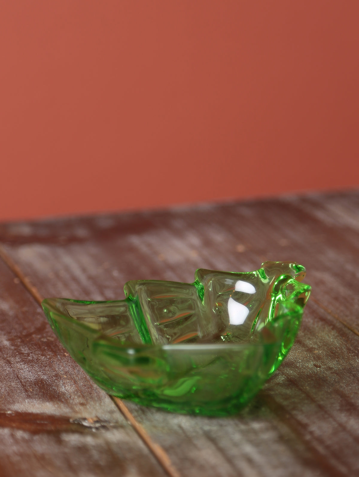 Christmas Tree Glass Bowl - Textured Green