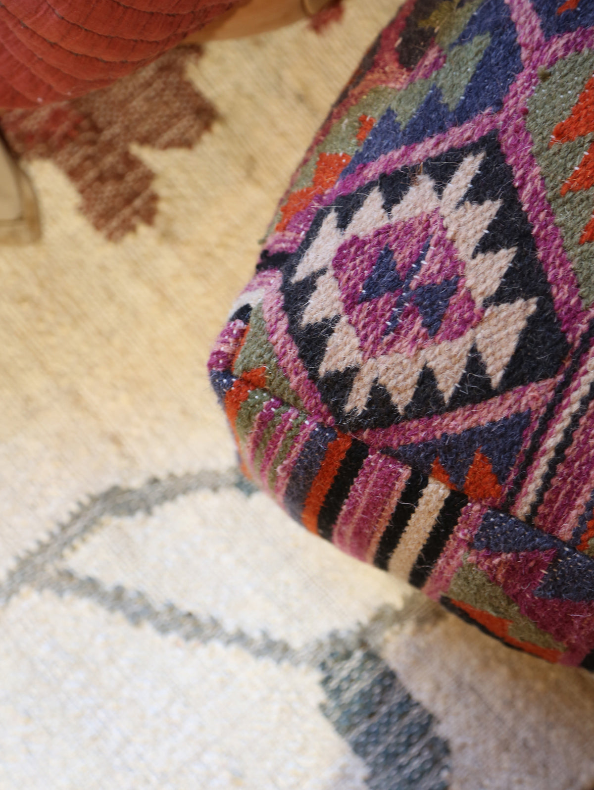 Handwoven Jute Poufe - Plum