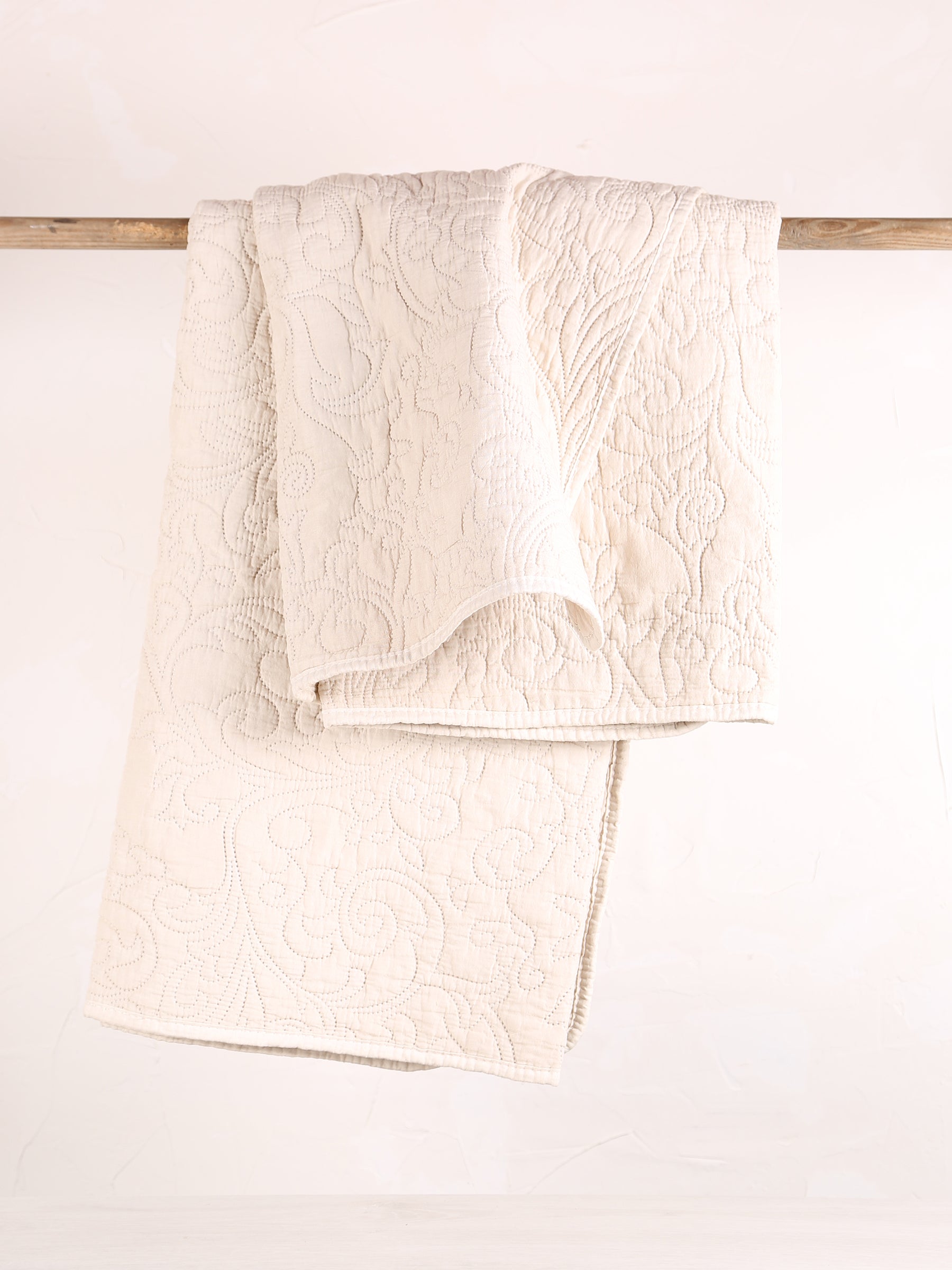 Isabelle Quilted Throw - Linen