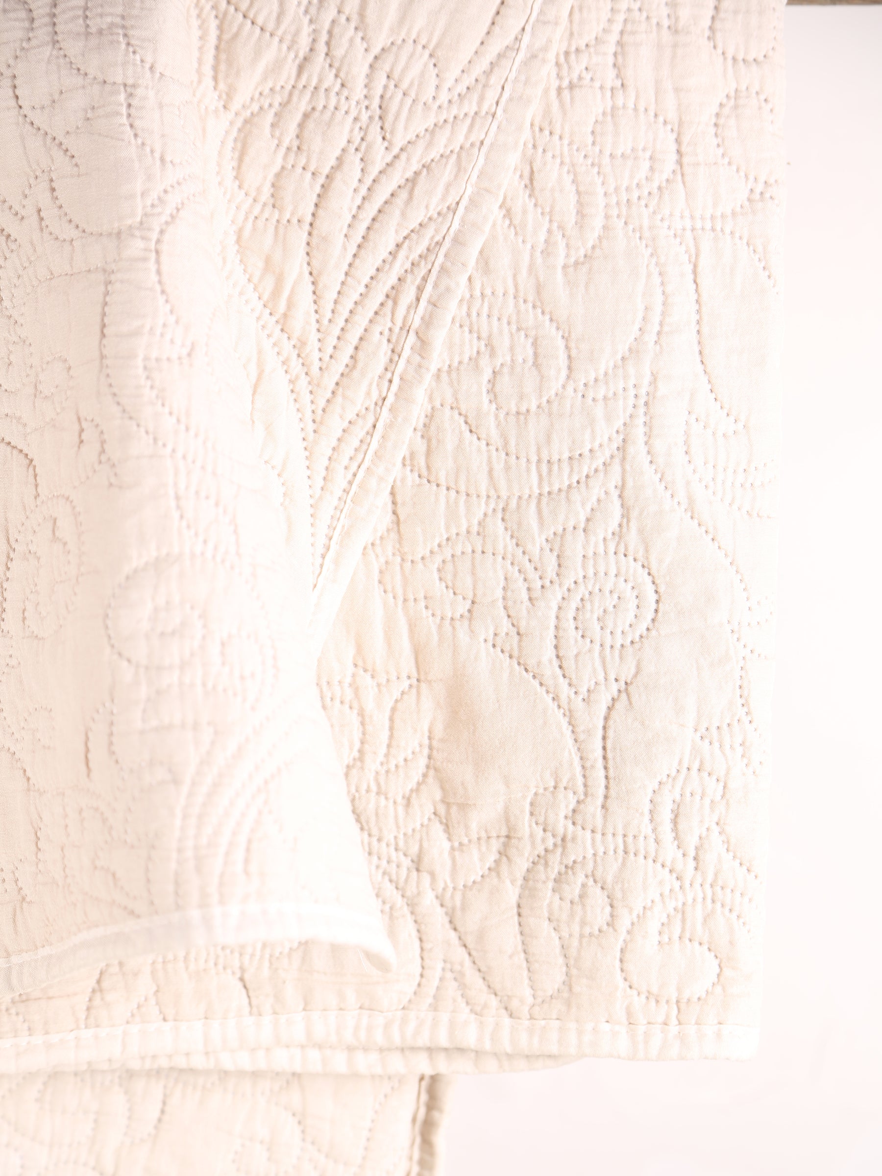 Isabelle Quilted Throw - Linen