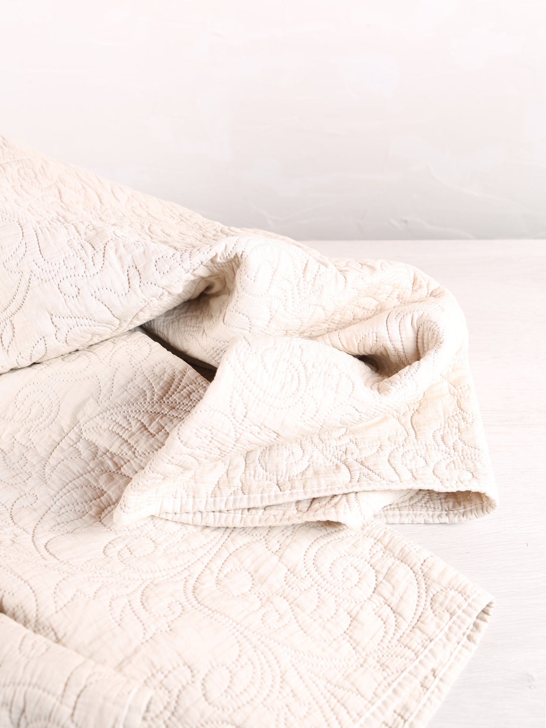 Isabelle Quilted Throw - Linen