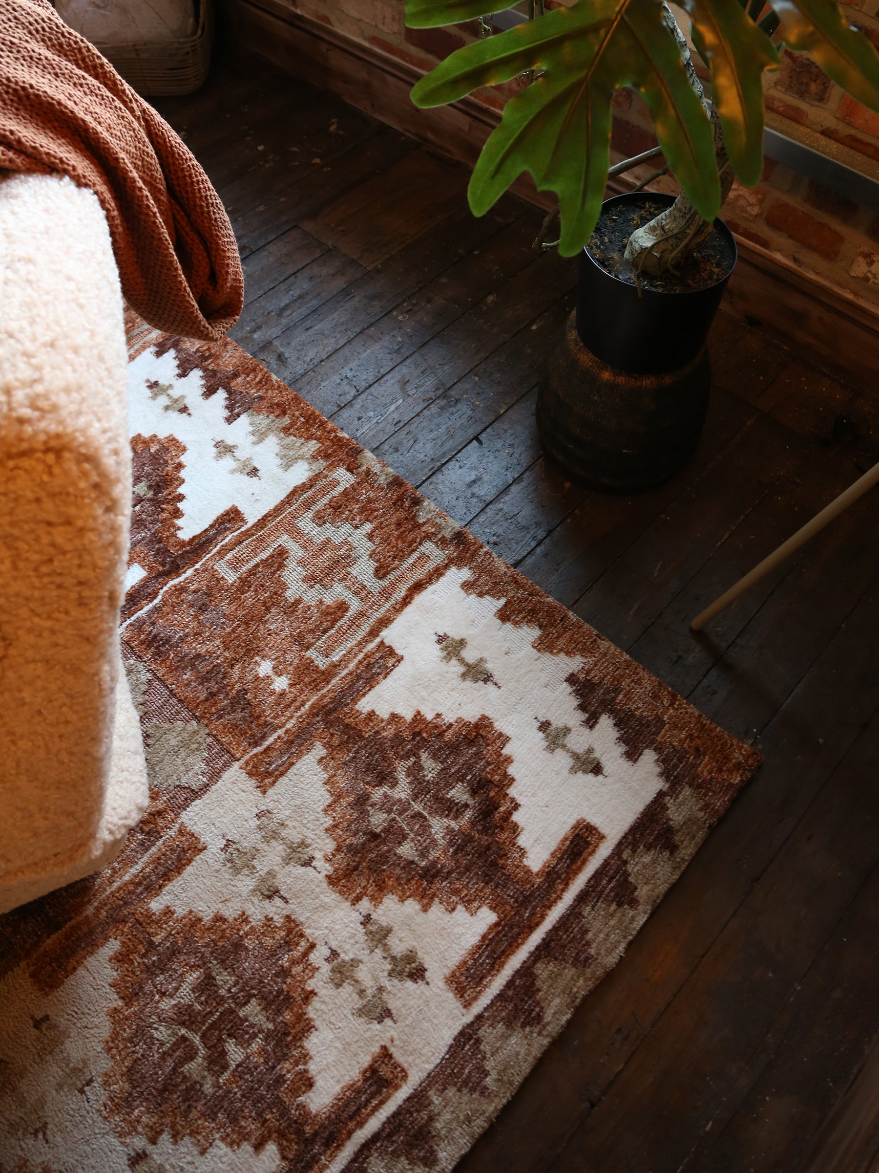 Maron Chalet Rug - 2 Sizes Available - Warm Ivory, Terracotta Brown
