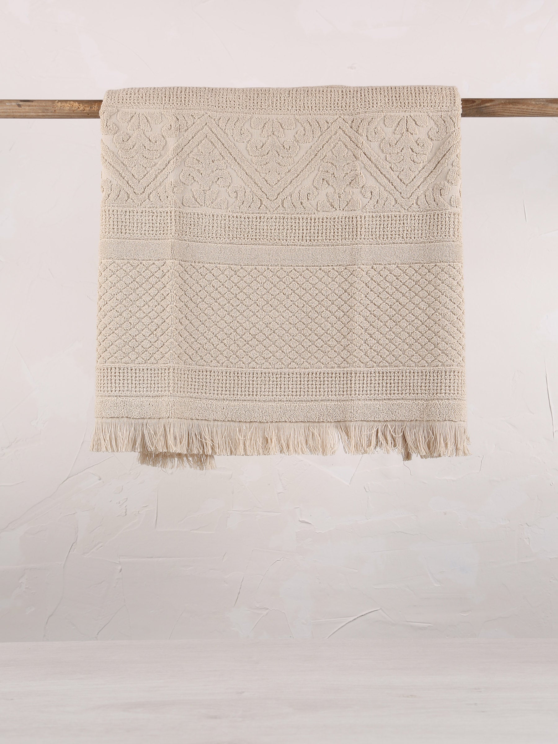 Embossed Jacquard Towel - Lin - 4 Sizes Available