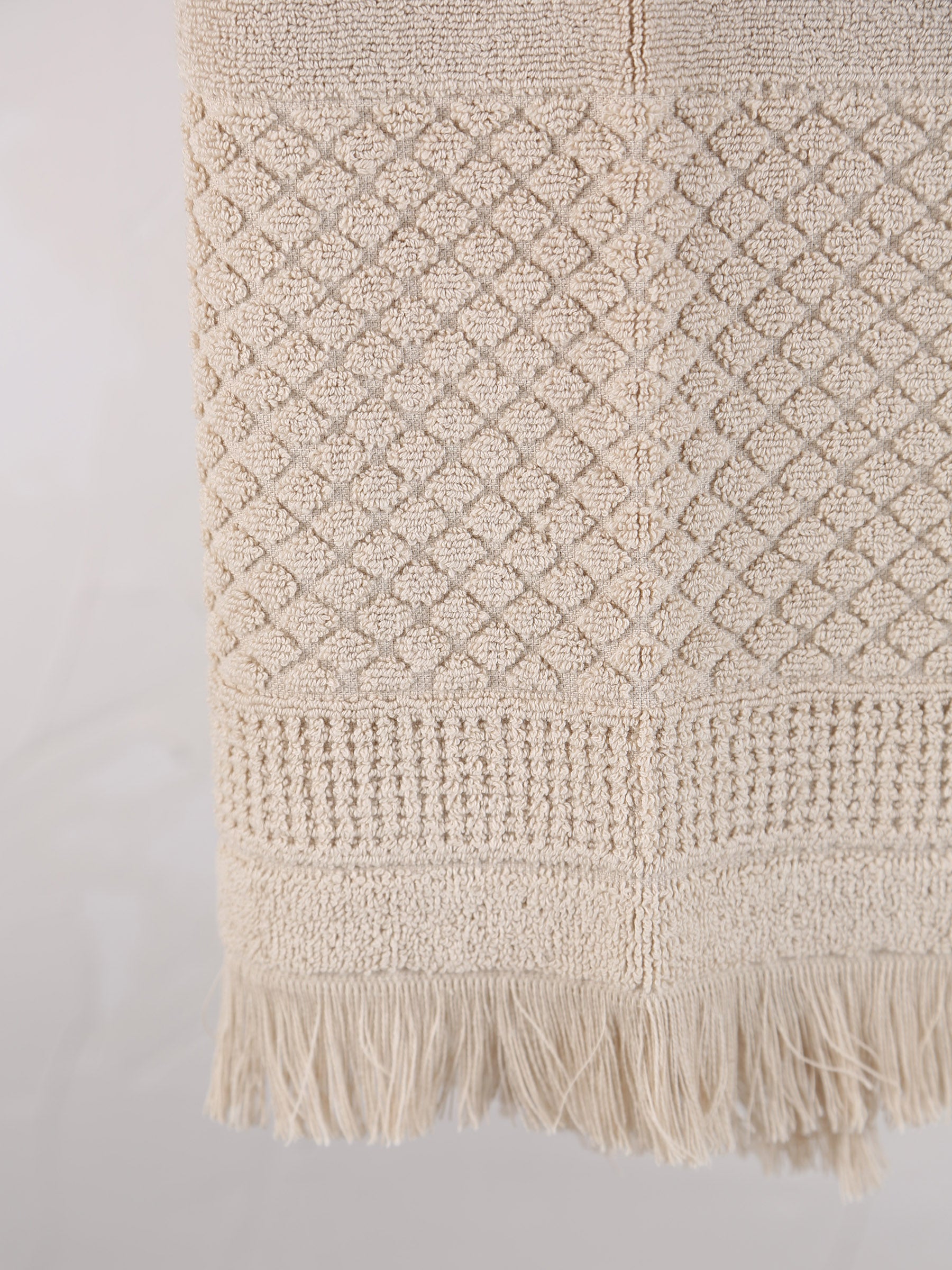Embossed Jacquard Towel - Lin - 4 Sizes Available