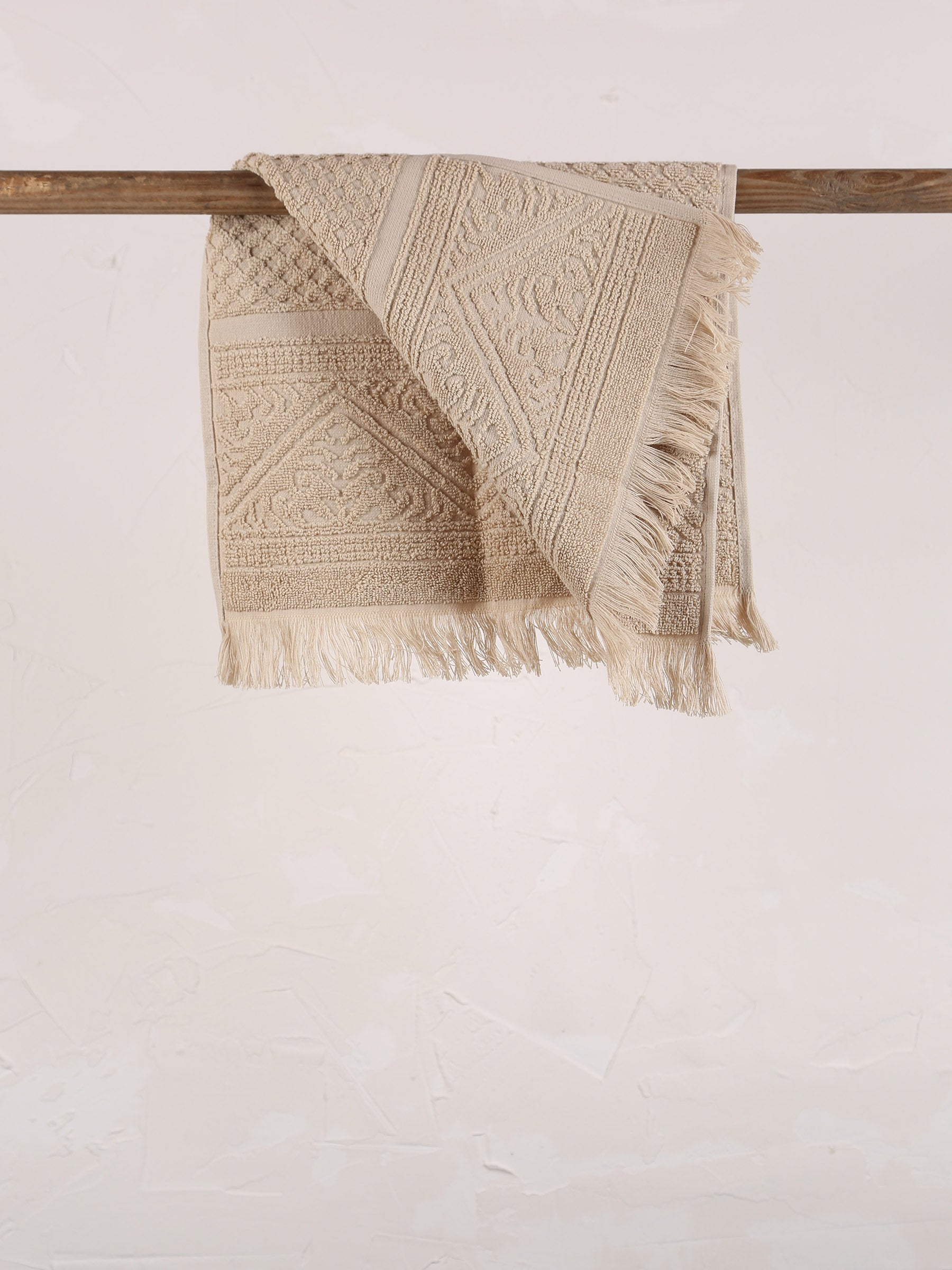 Embossed Jacquard Towel - Lin - 4 Sizes Available