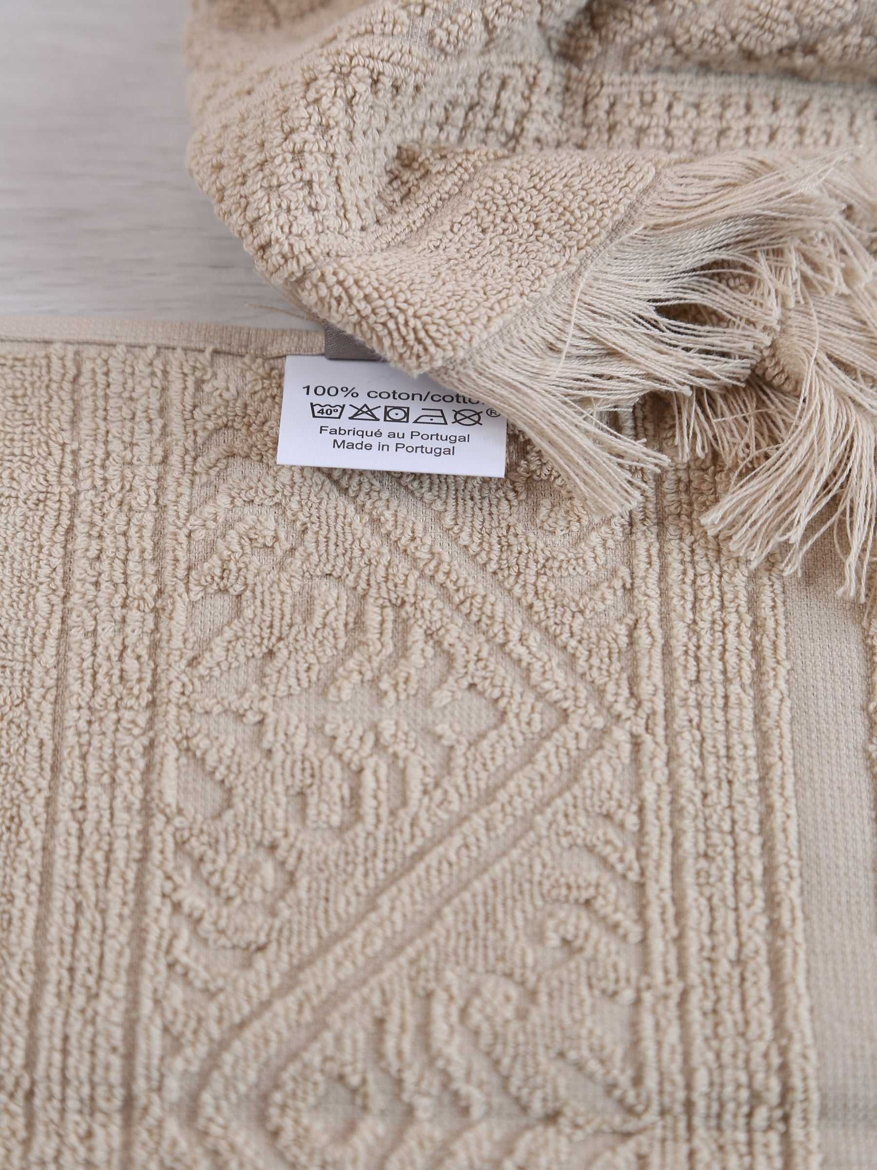 Embossed Jacquard Towel - Lin - 4 Sizes Available