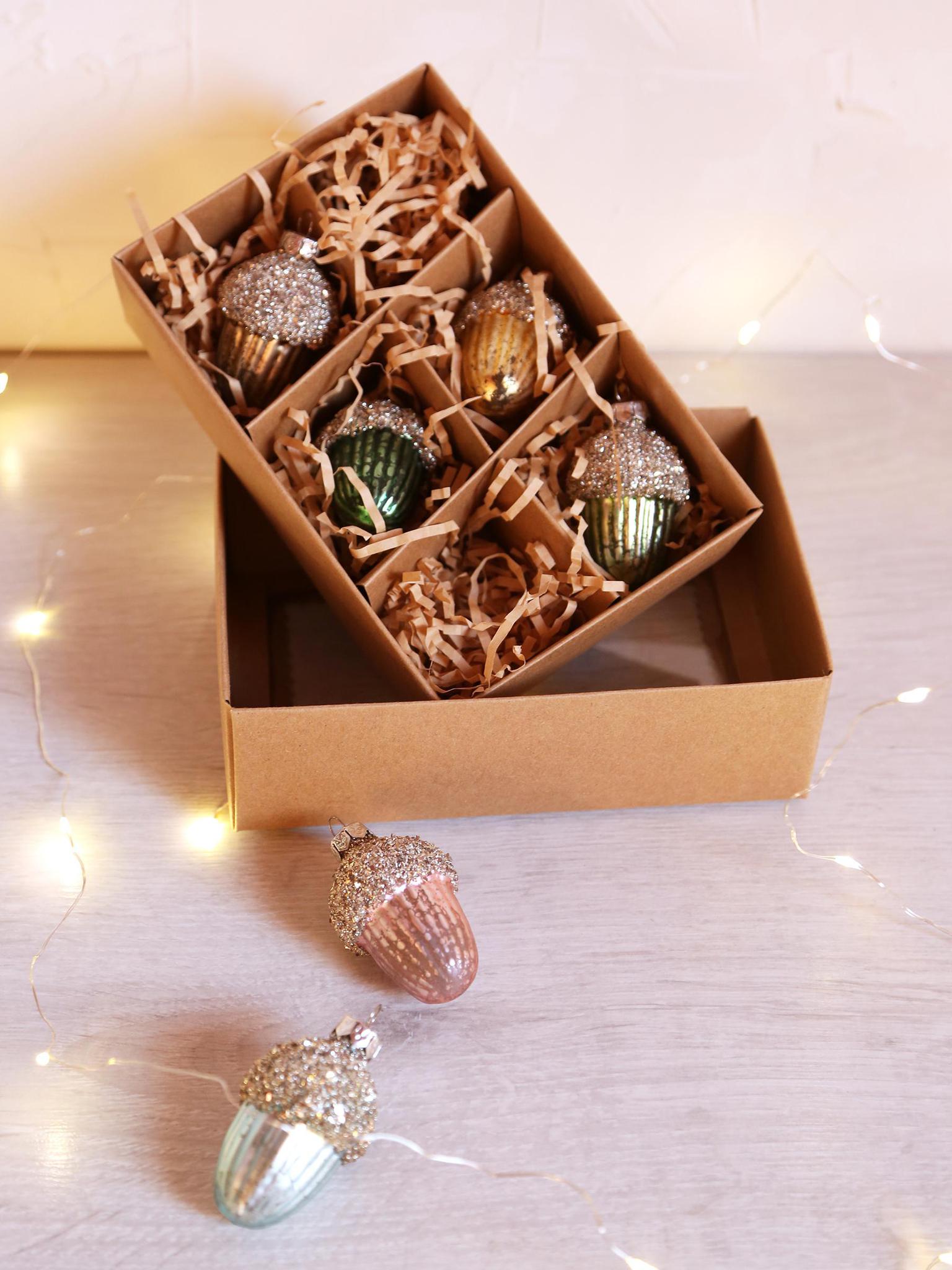 Set Of 6 Pinecone Baubles