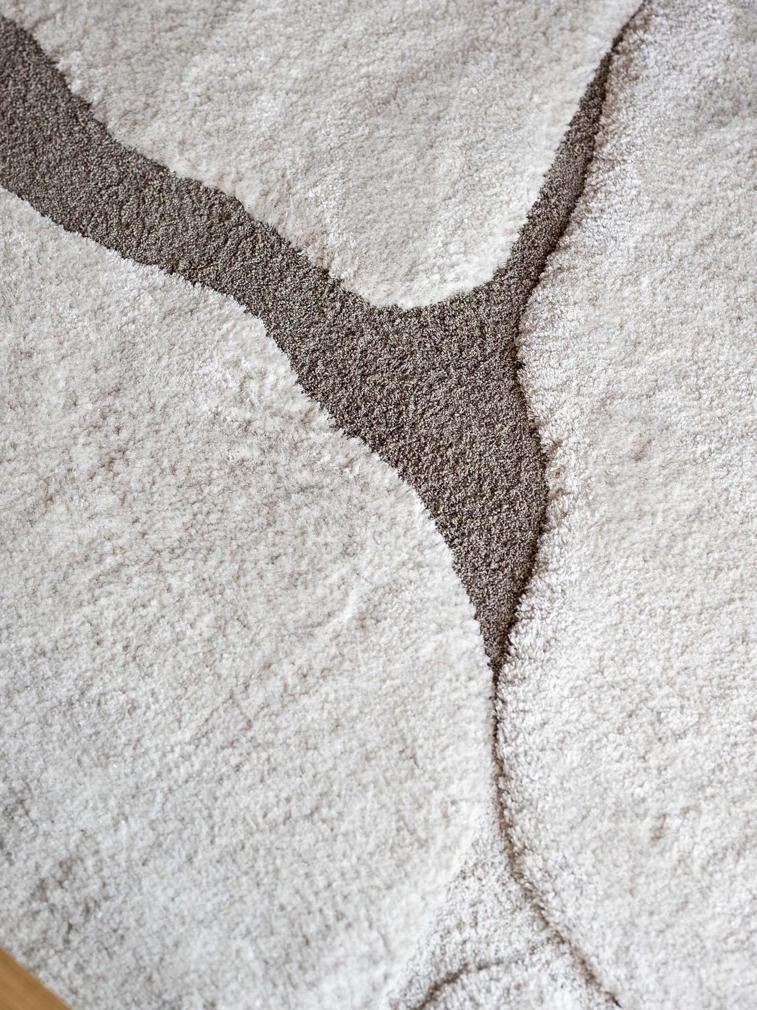 Yan Abstract Recycled Rug - Neige