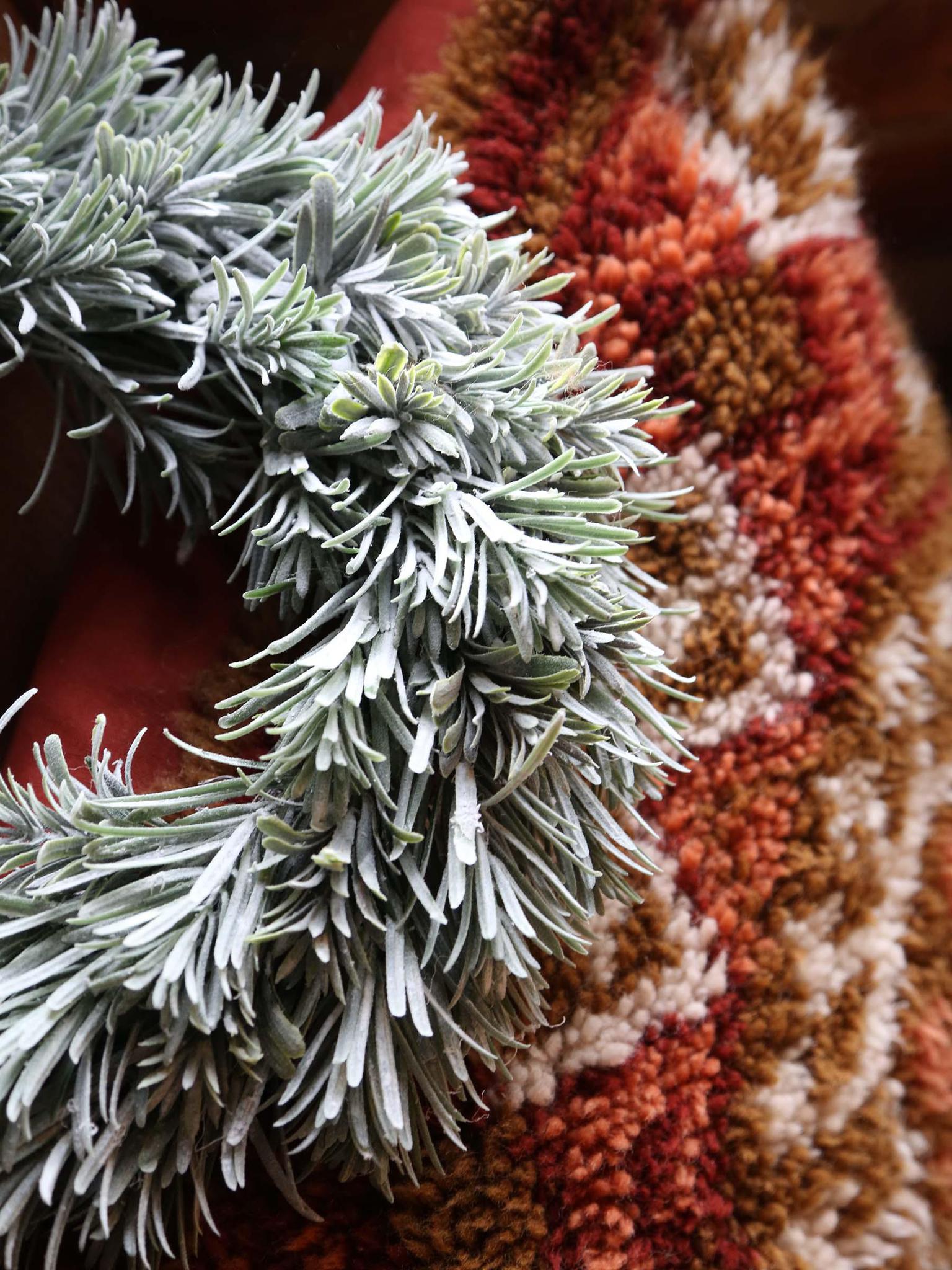 Vintia wreath - 40X40X8 cm - Shaded Green & Off White