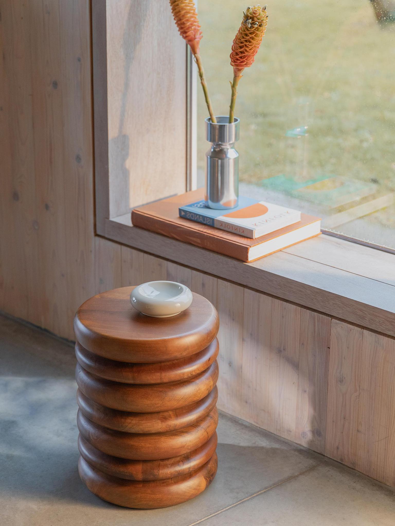 The disk stool - mango wood