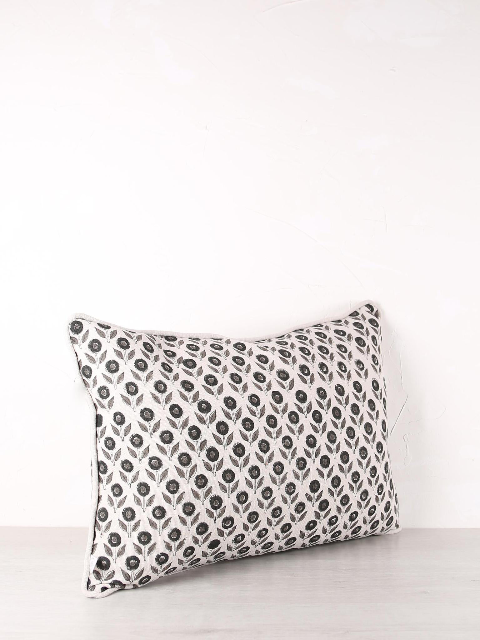 Efilia Patterned cushion Off White & Sage Hues