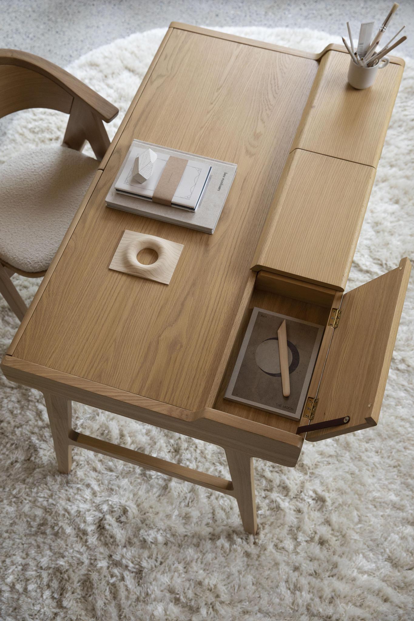 Kaat Desk Table - 2 Colours Available