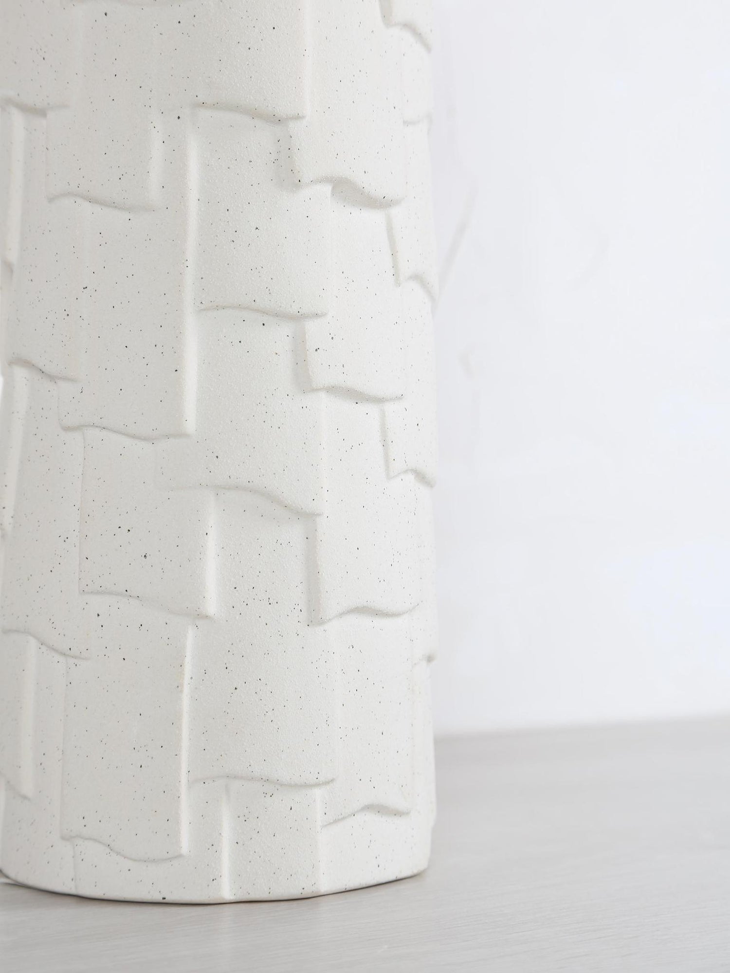 Leima Matt Ceramic vase - cream