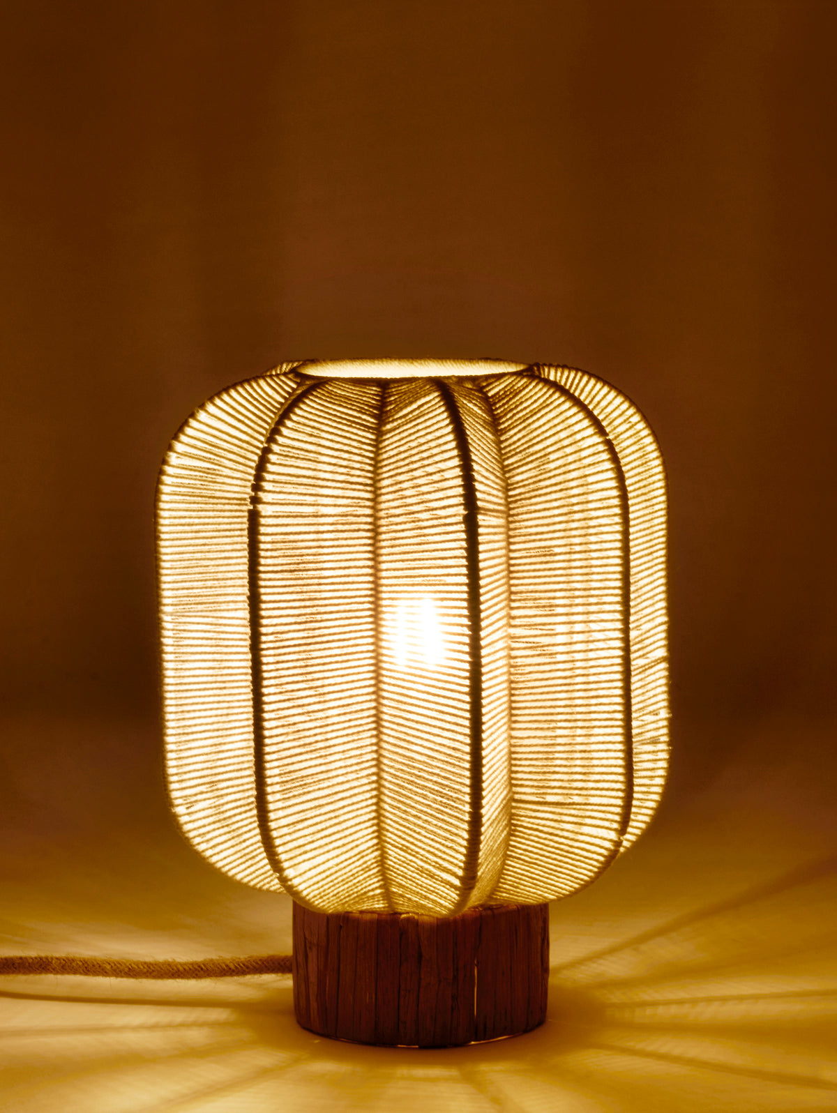 Cotton rope table lamp
