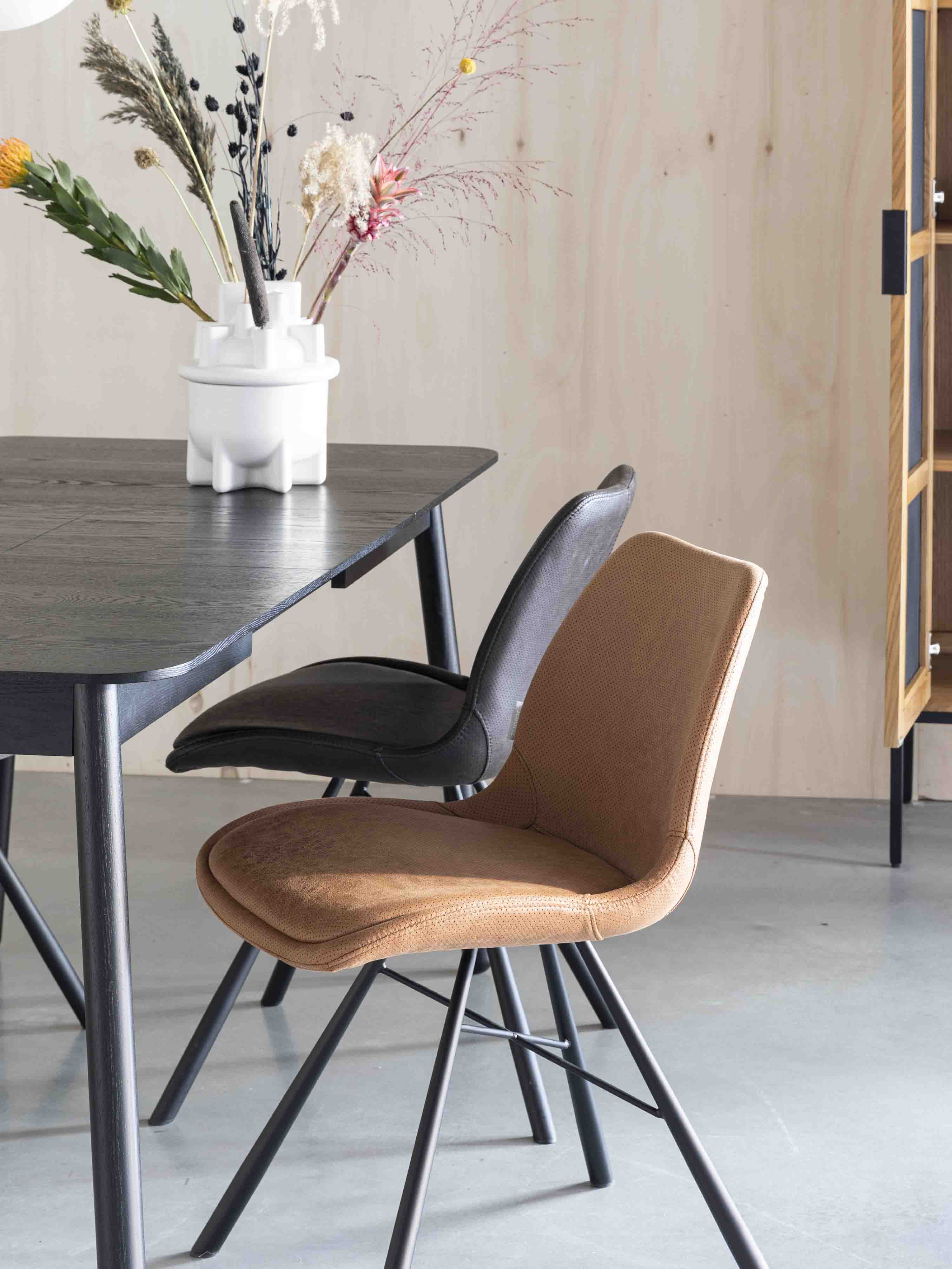 Glimps Dining Extendable Table (120/162) in Black
