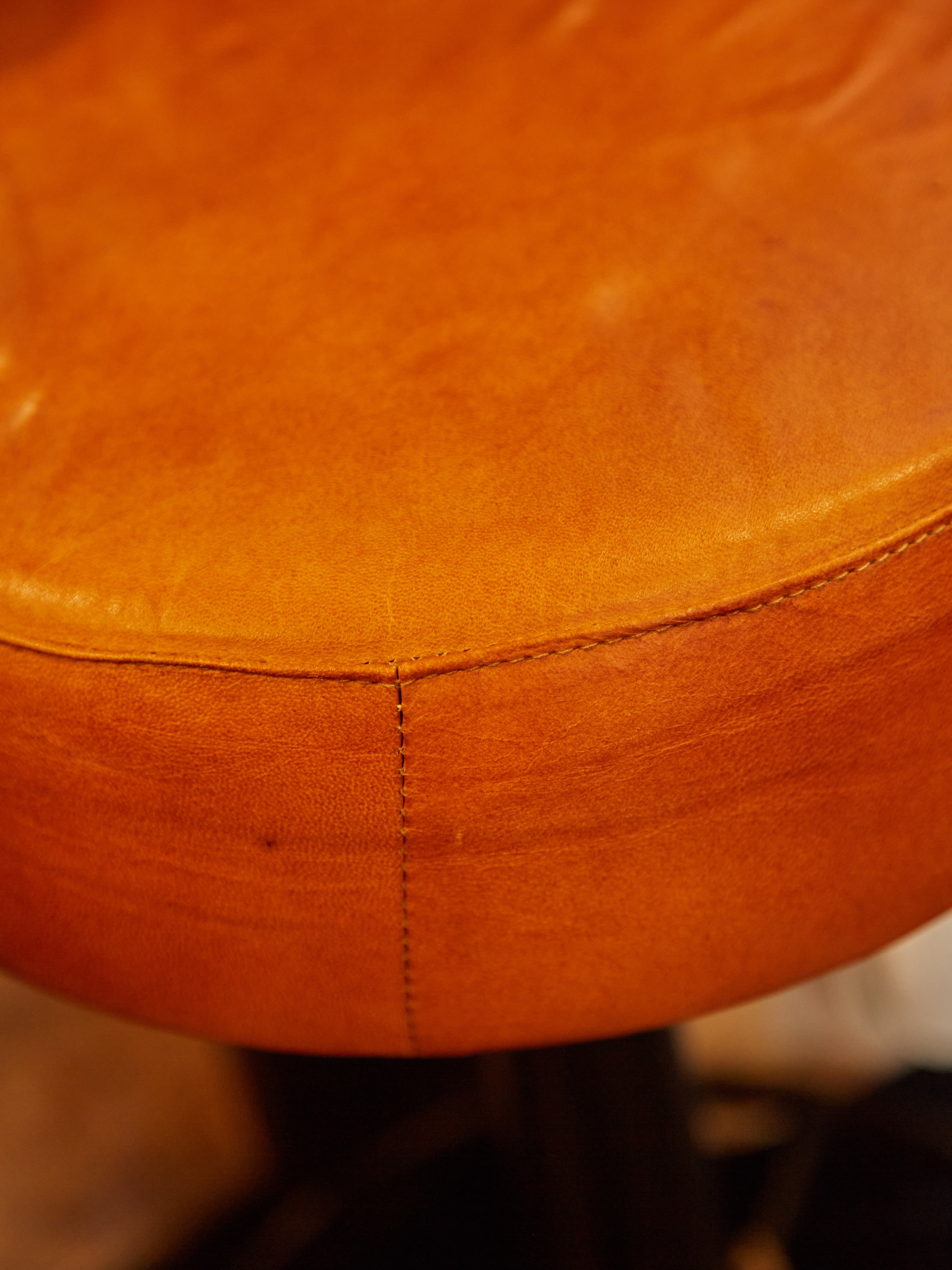 Narwana Round Leather Stool