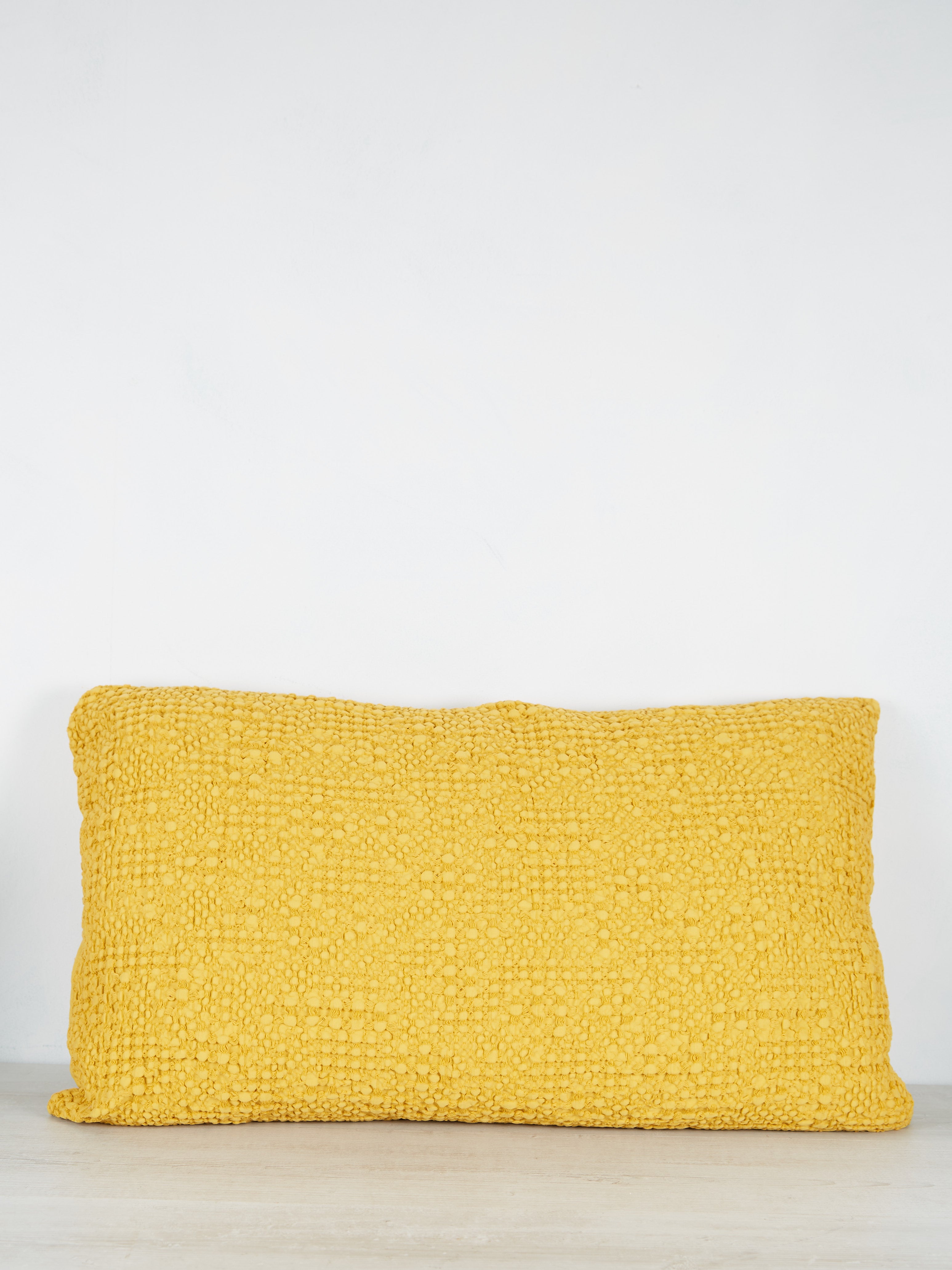 Tana Stonewashed Bed Cushion Mais