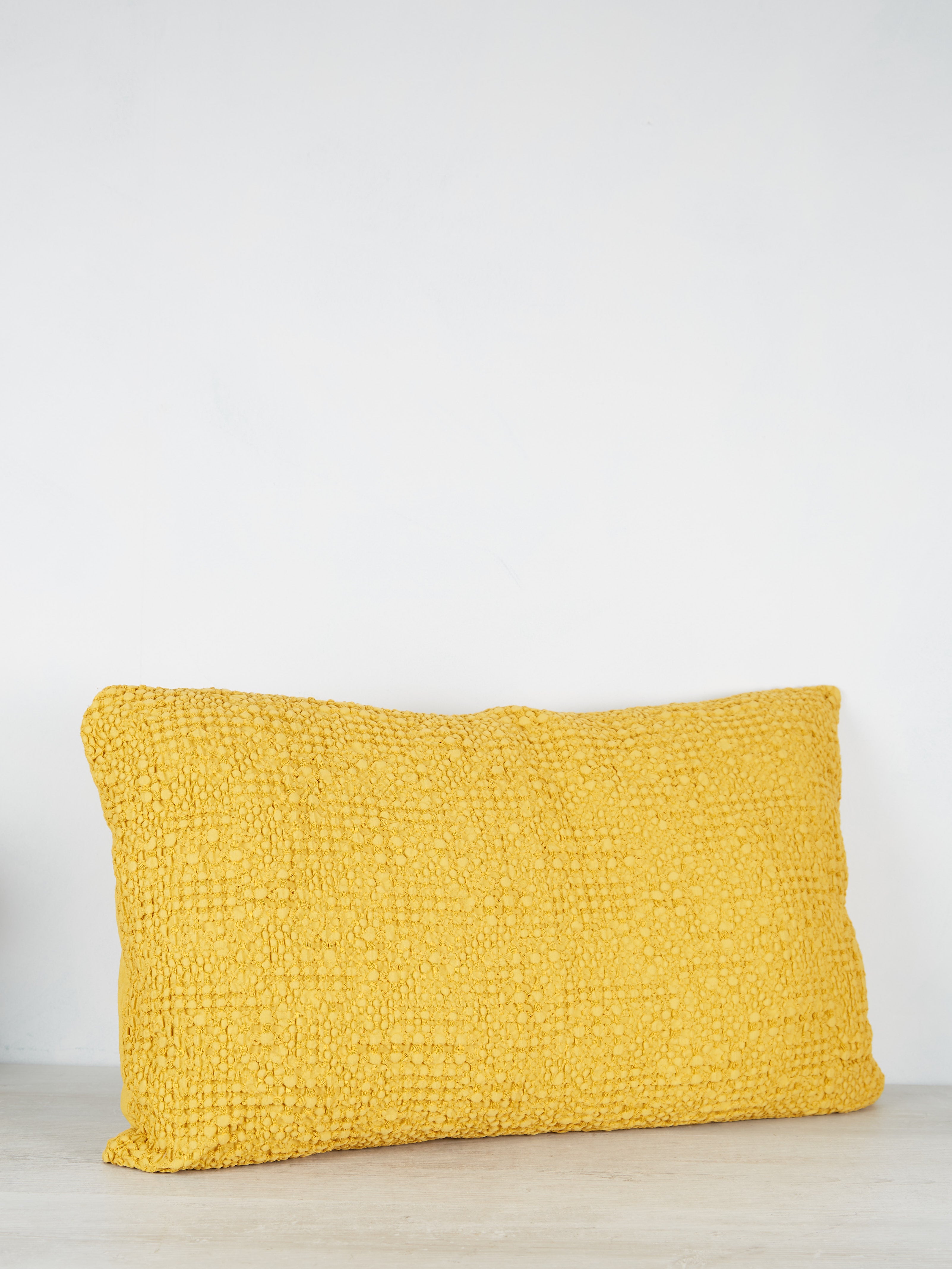 Tana Stonewashed Bed Cushion Mais