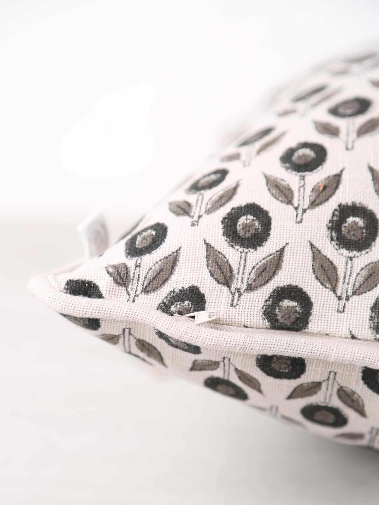 Efilia Patterned cushion Off White &amp; Sage Hues