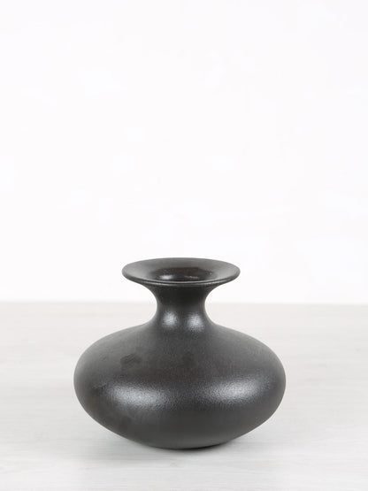 Lyndsay Round Shaped Ceramic Pot - Black