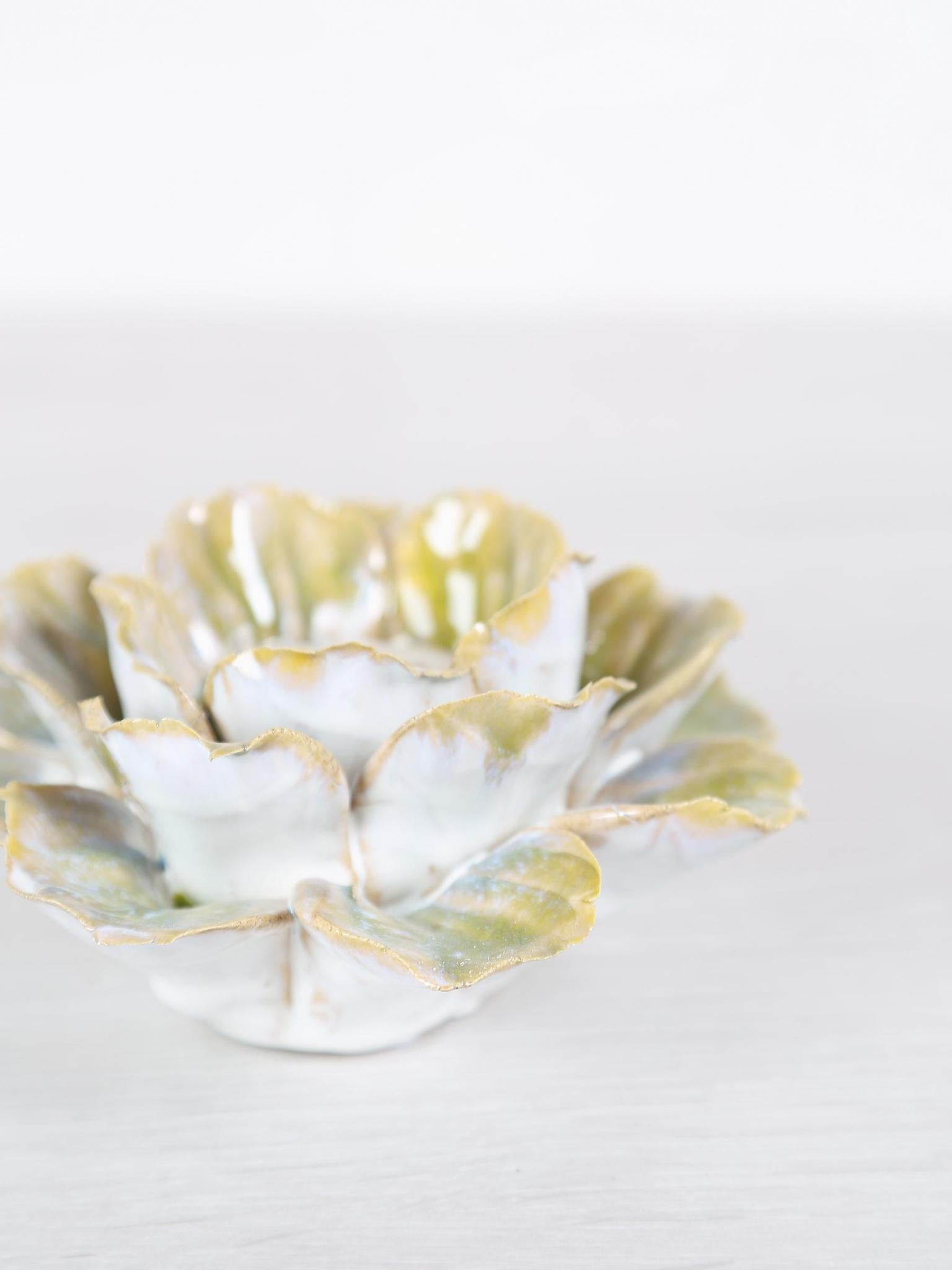 Cleorae Green Ceramic Flower Tealight Holder