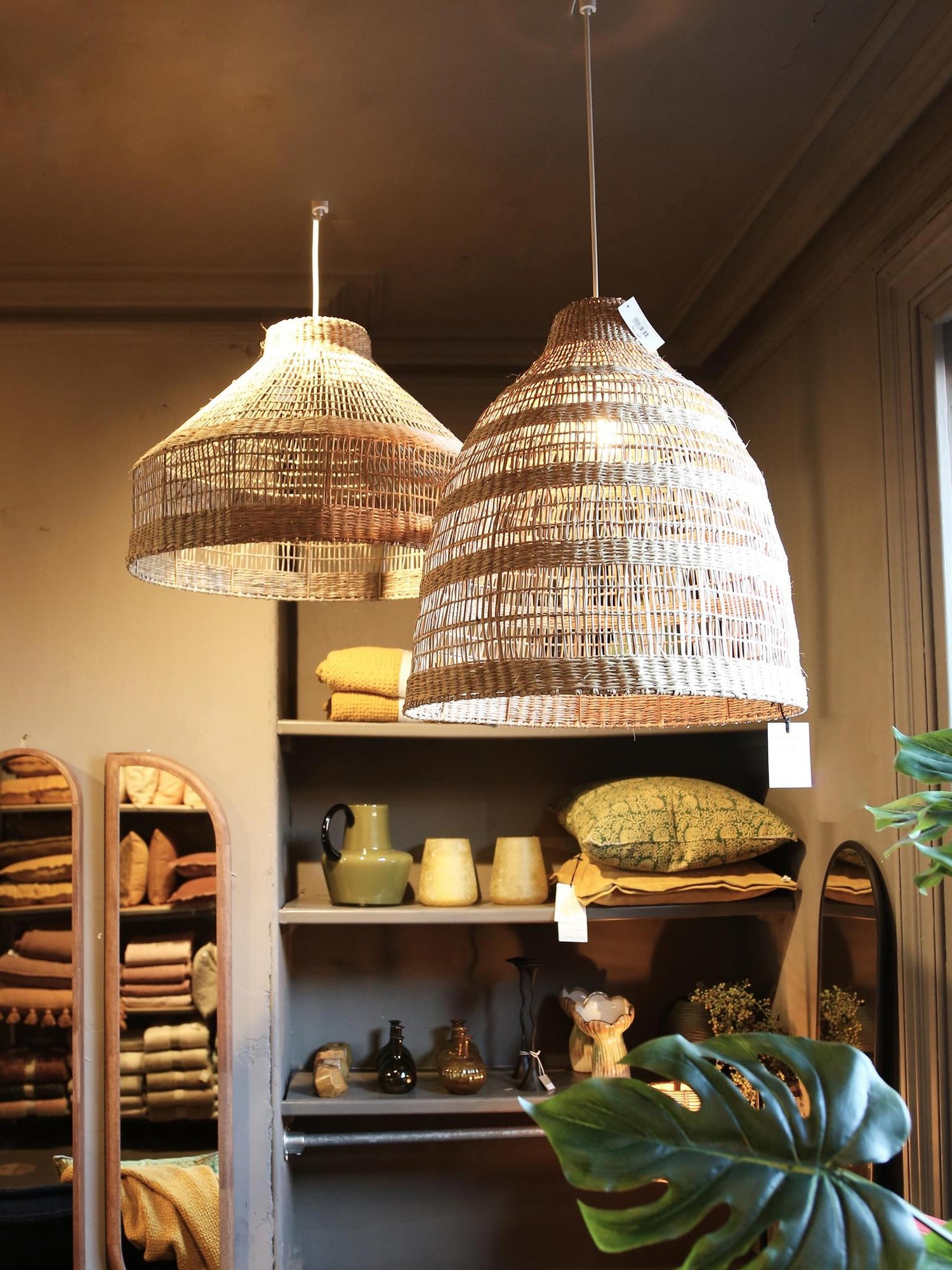 Sagar Natural Seagrass Hanging Lamp