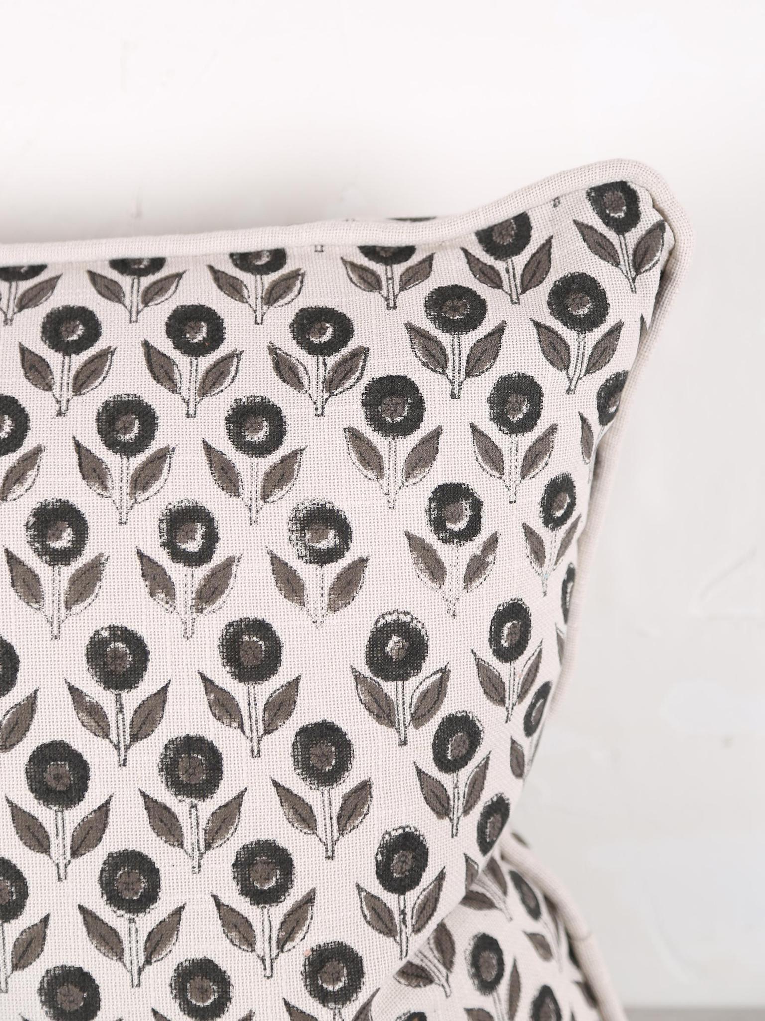 Efilia Patterned cushion Off White &amp; Sage Hues