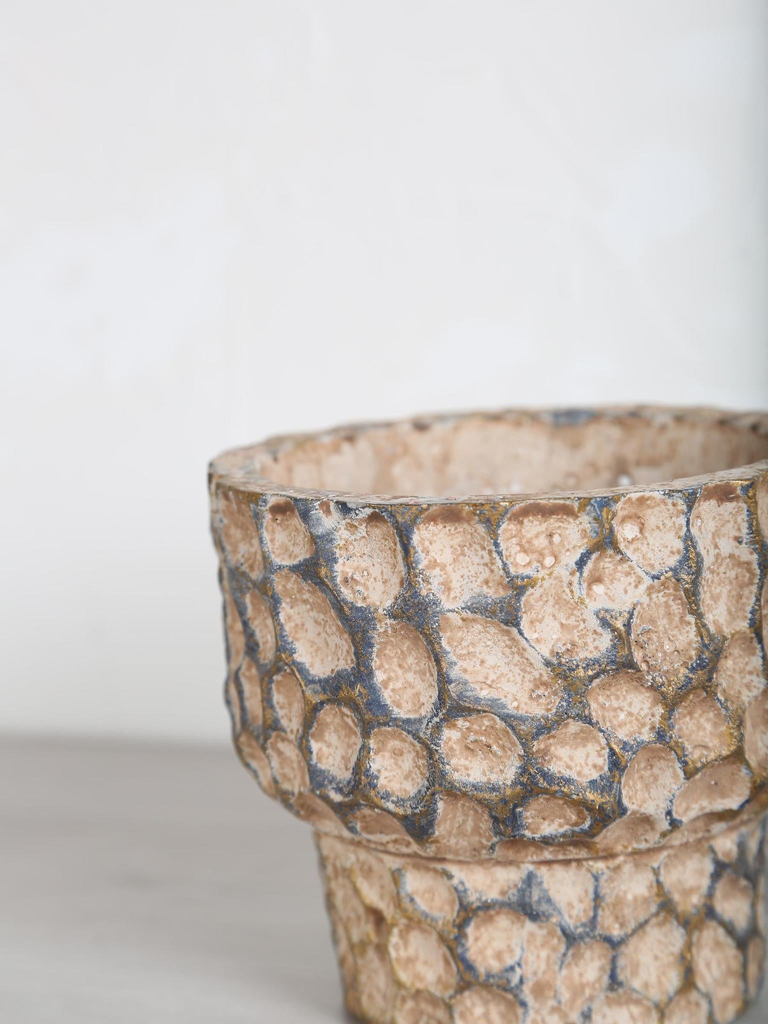 Liselot Brown Round Cement Pot - Stamped Pattern