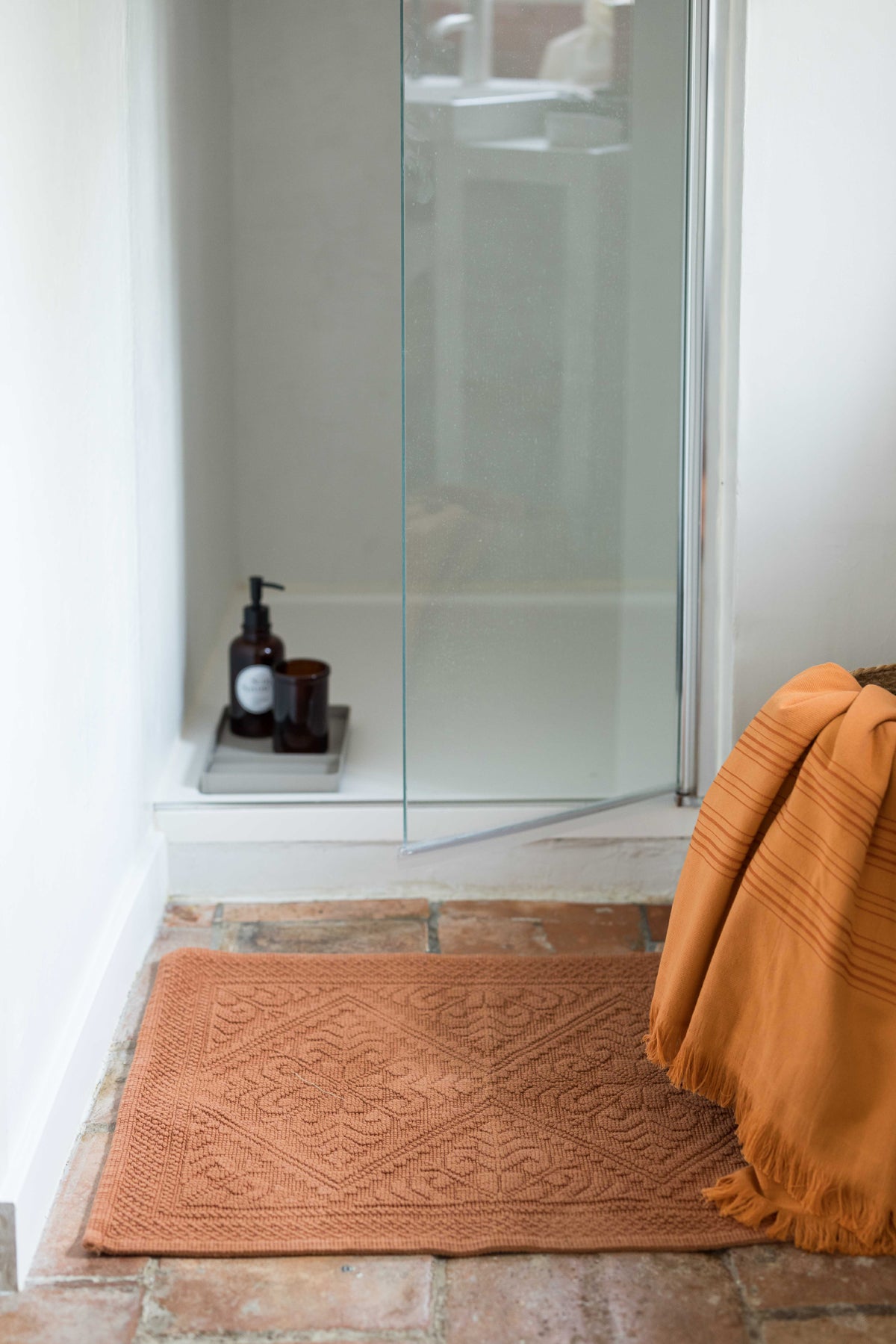 Enzo Bath Mat - Cuirve