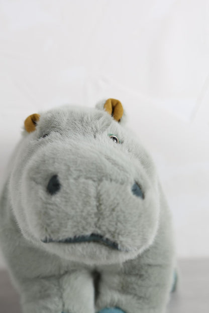 Large hippopotamus - Tout autour du monde