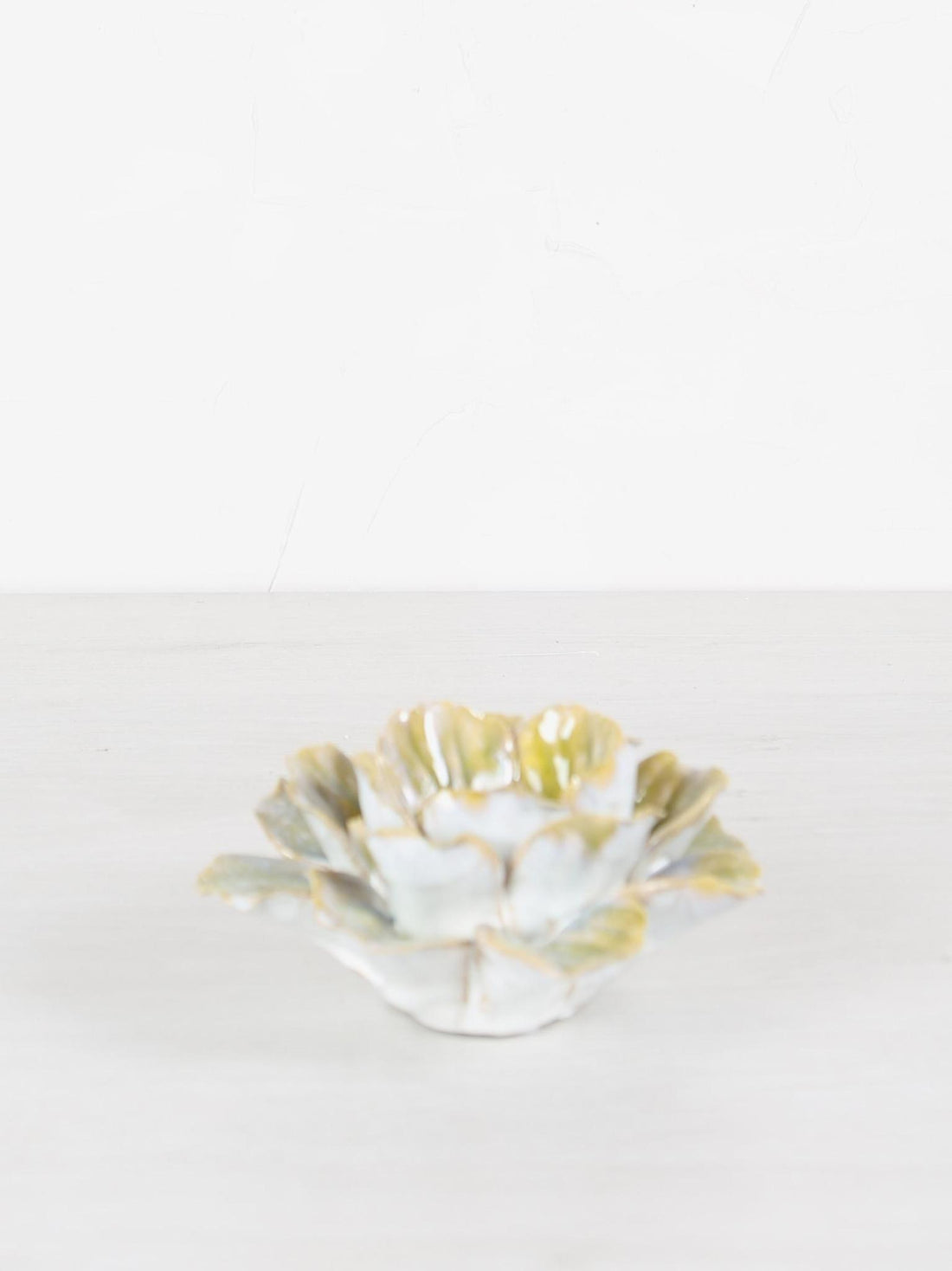 Cleorae Green Ceramic Flower Tealight Holder