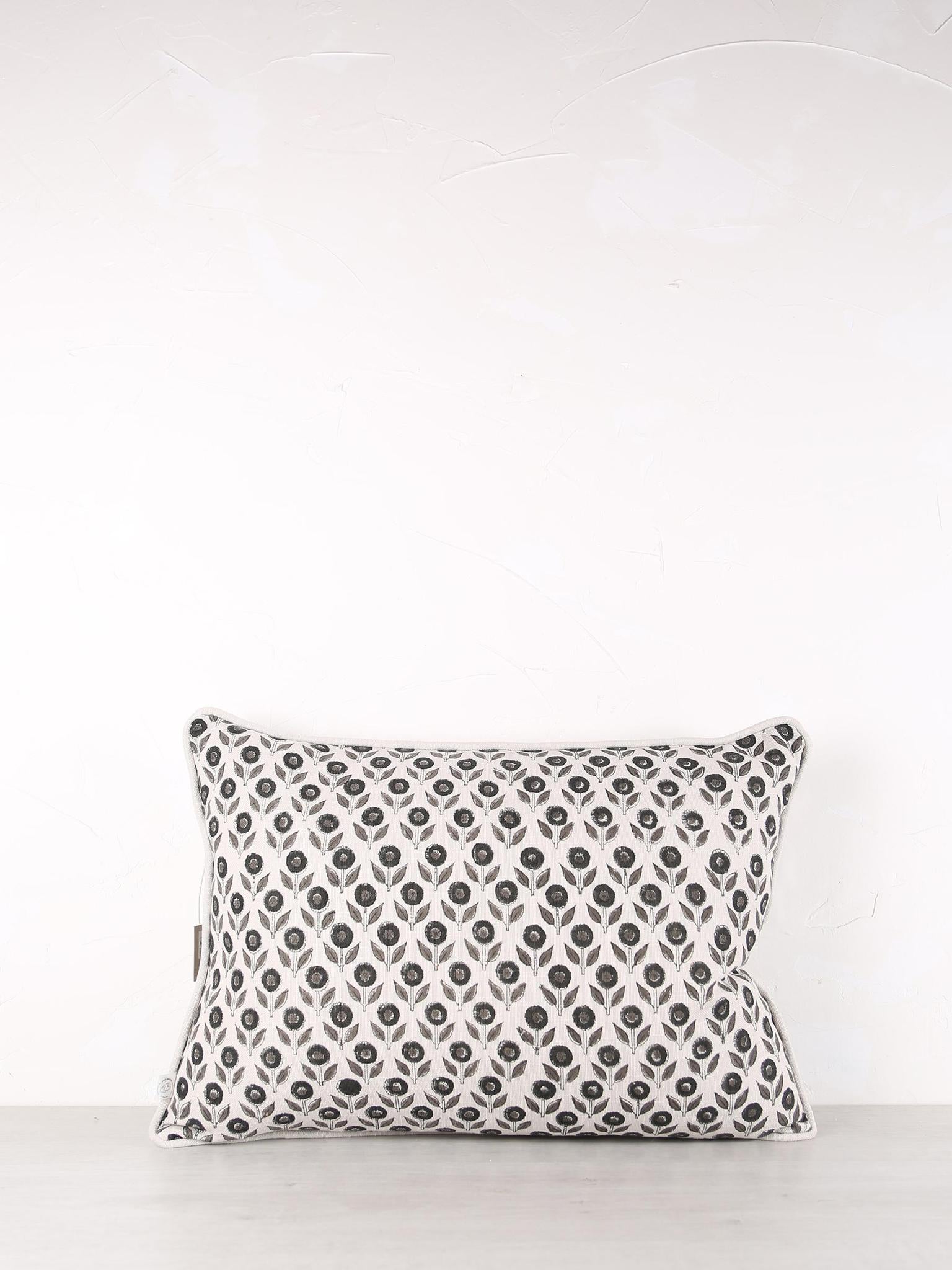 Efilia Patterned cushion Off White &amp; Sage Hues