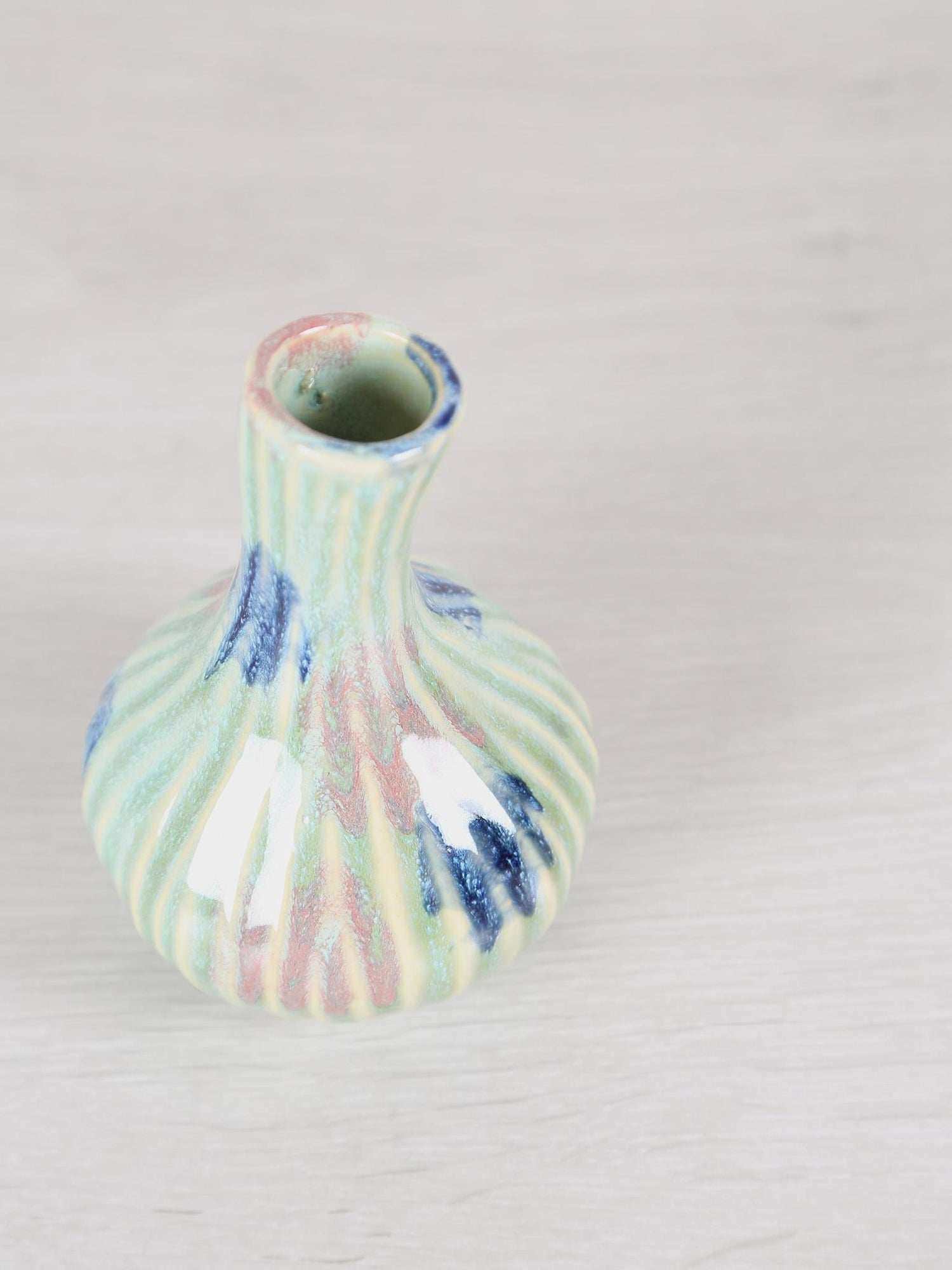 Jaclyne Ceramic Garlic Shaped Vase - Green