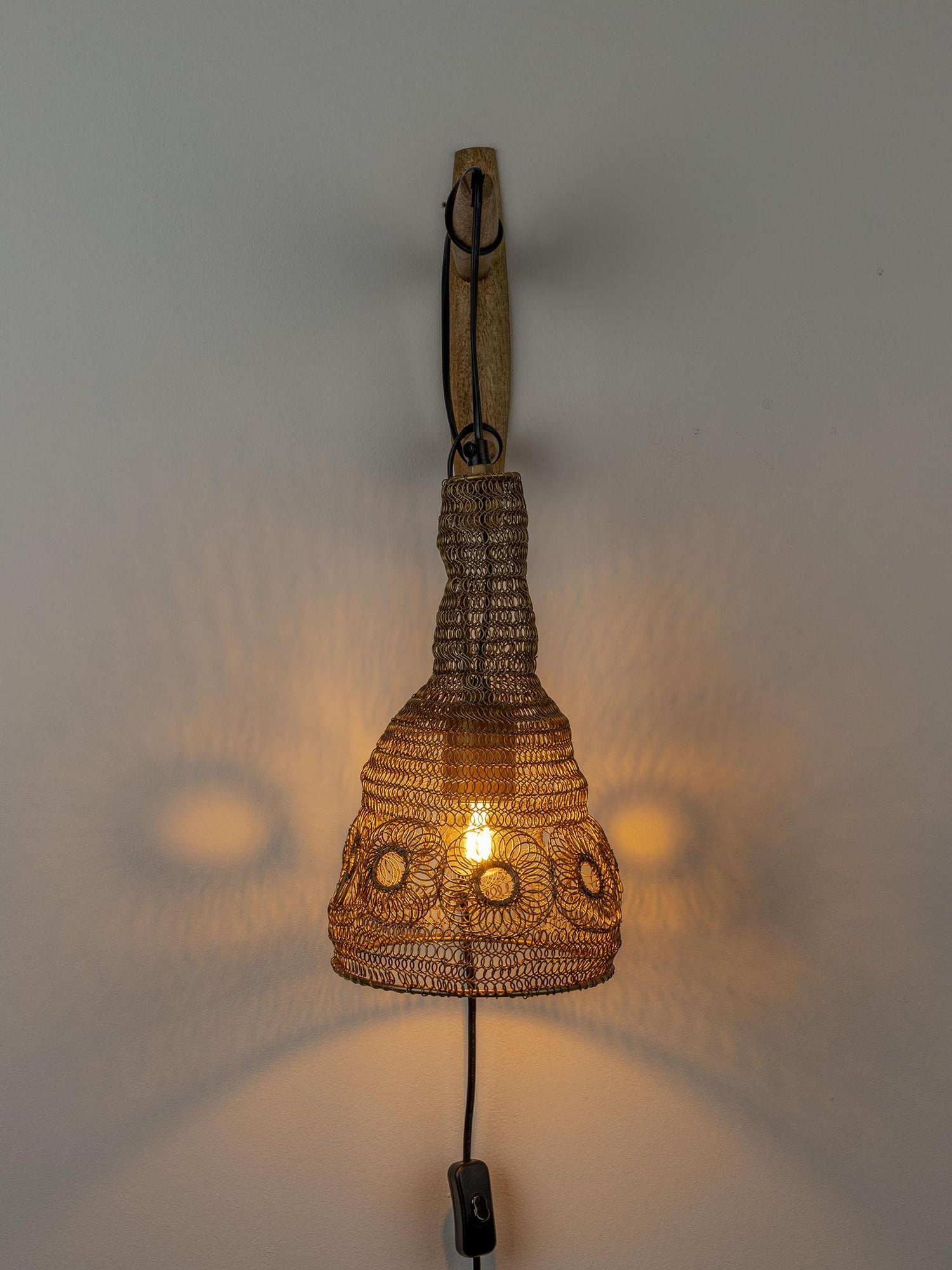 Alen Wall Lamp