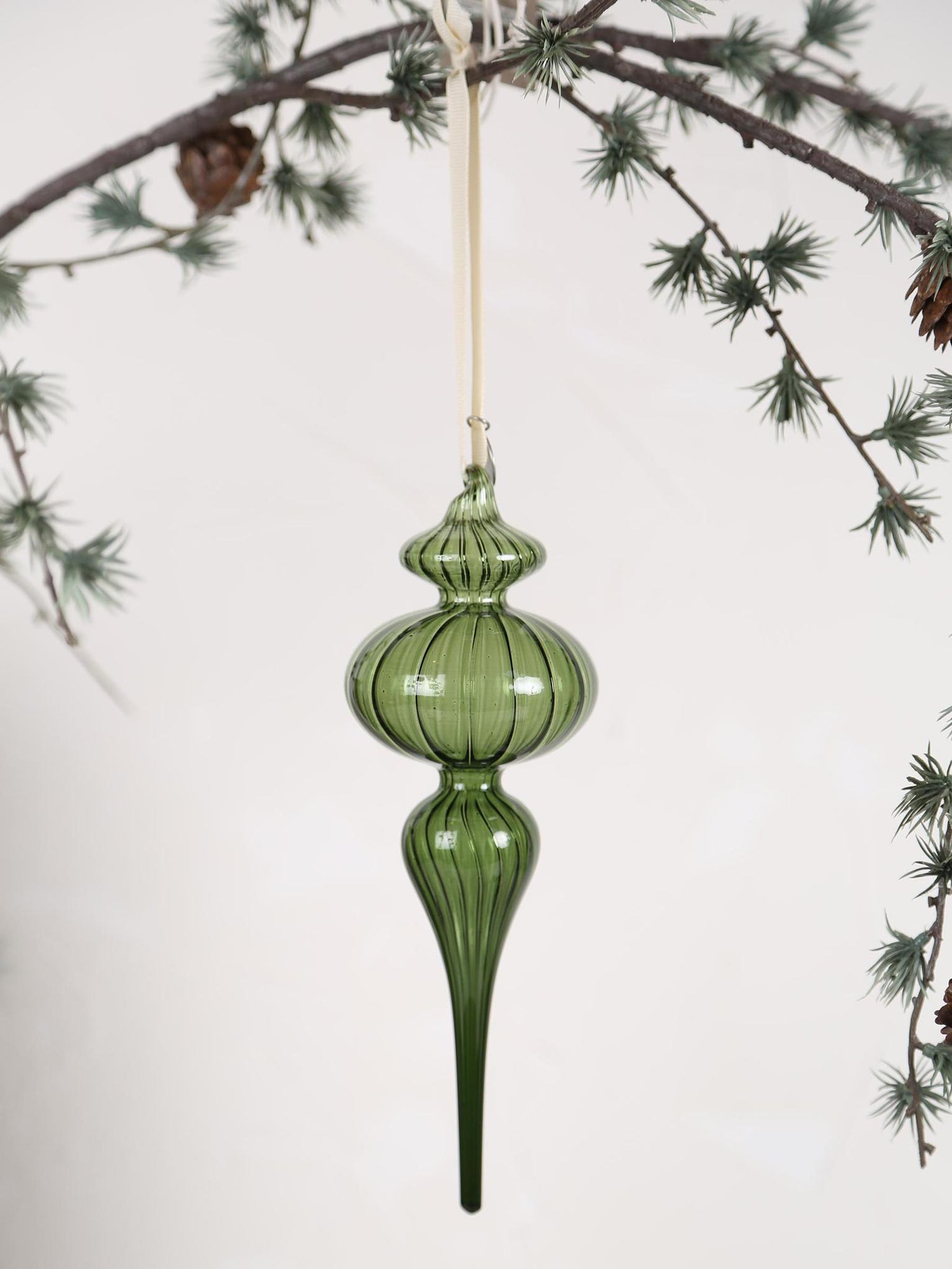 Glosille Pinnacle ornament - Green