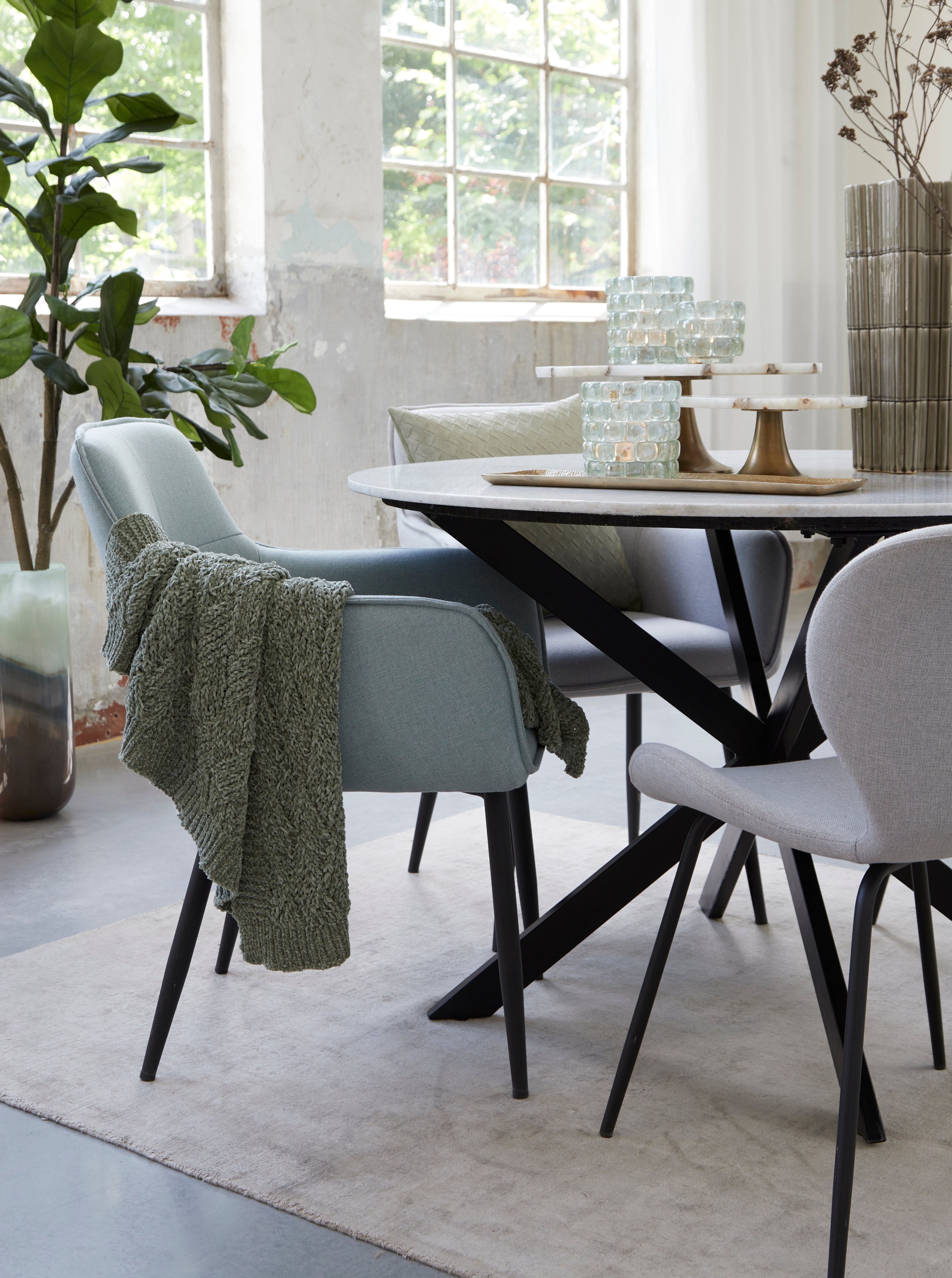 Tomochi Marble Dining Table - White/Black