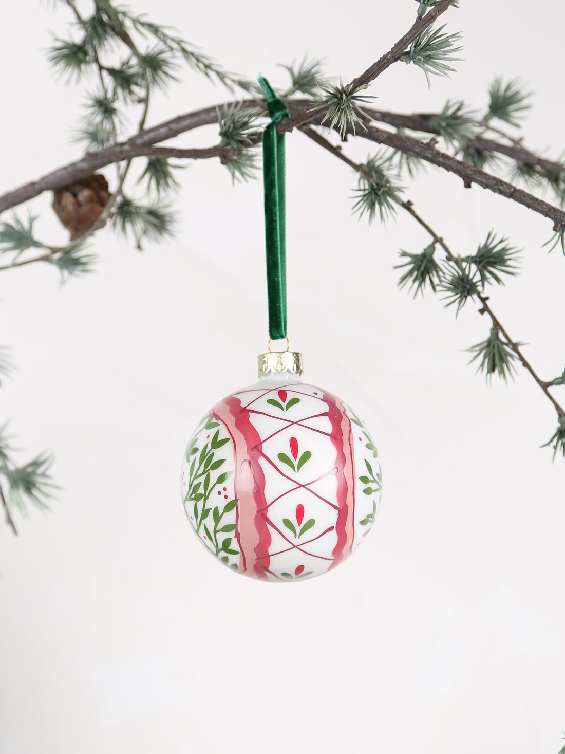 Hand Painted Holly &amp; Ivy Bauble