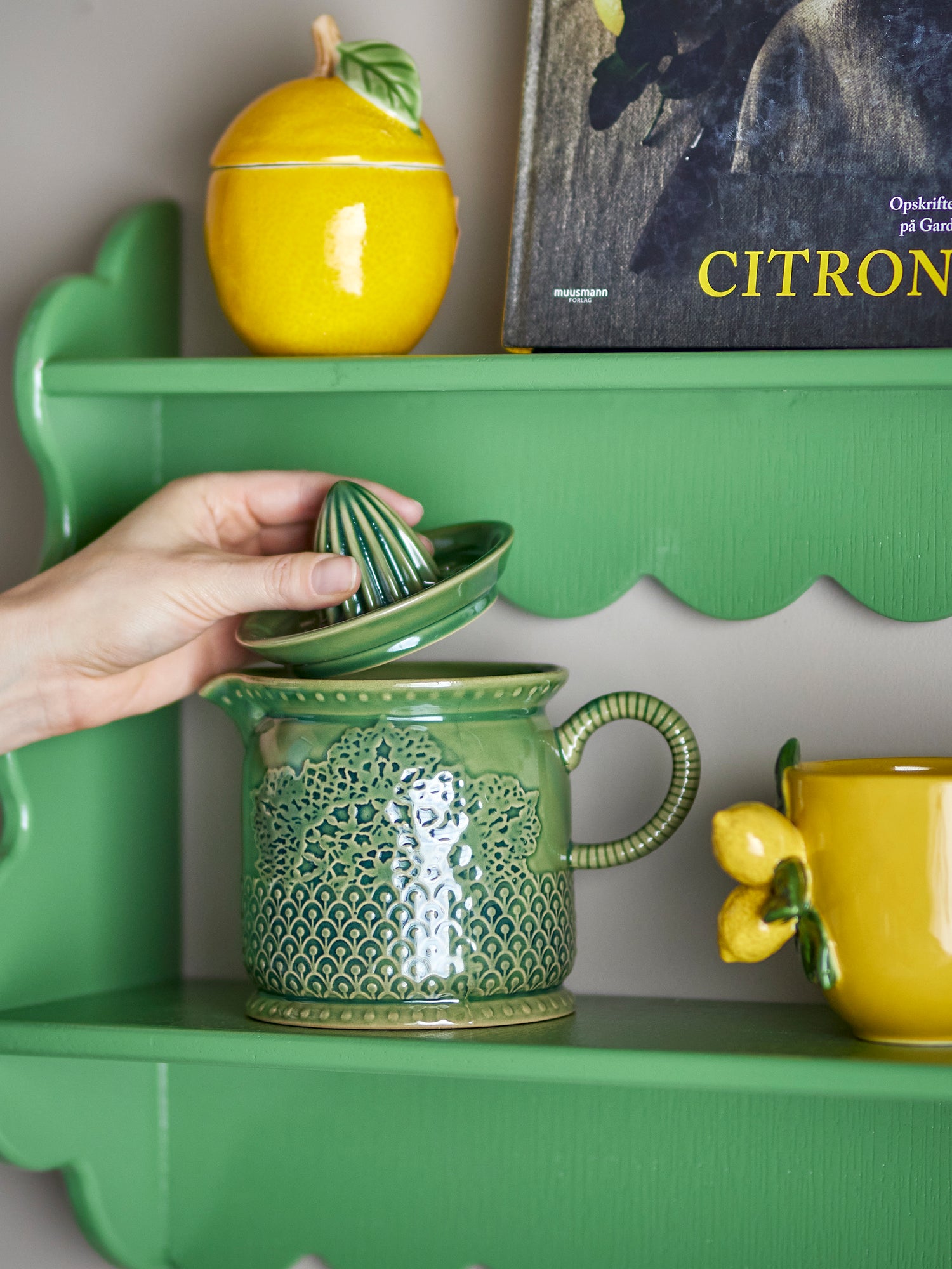 Liselu Lemon Juicer - Sage Green - Stoneware